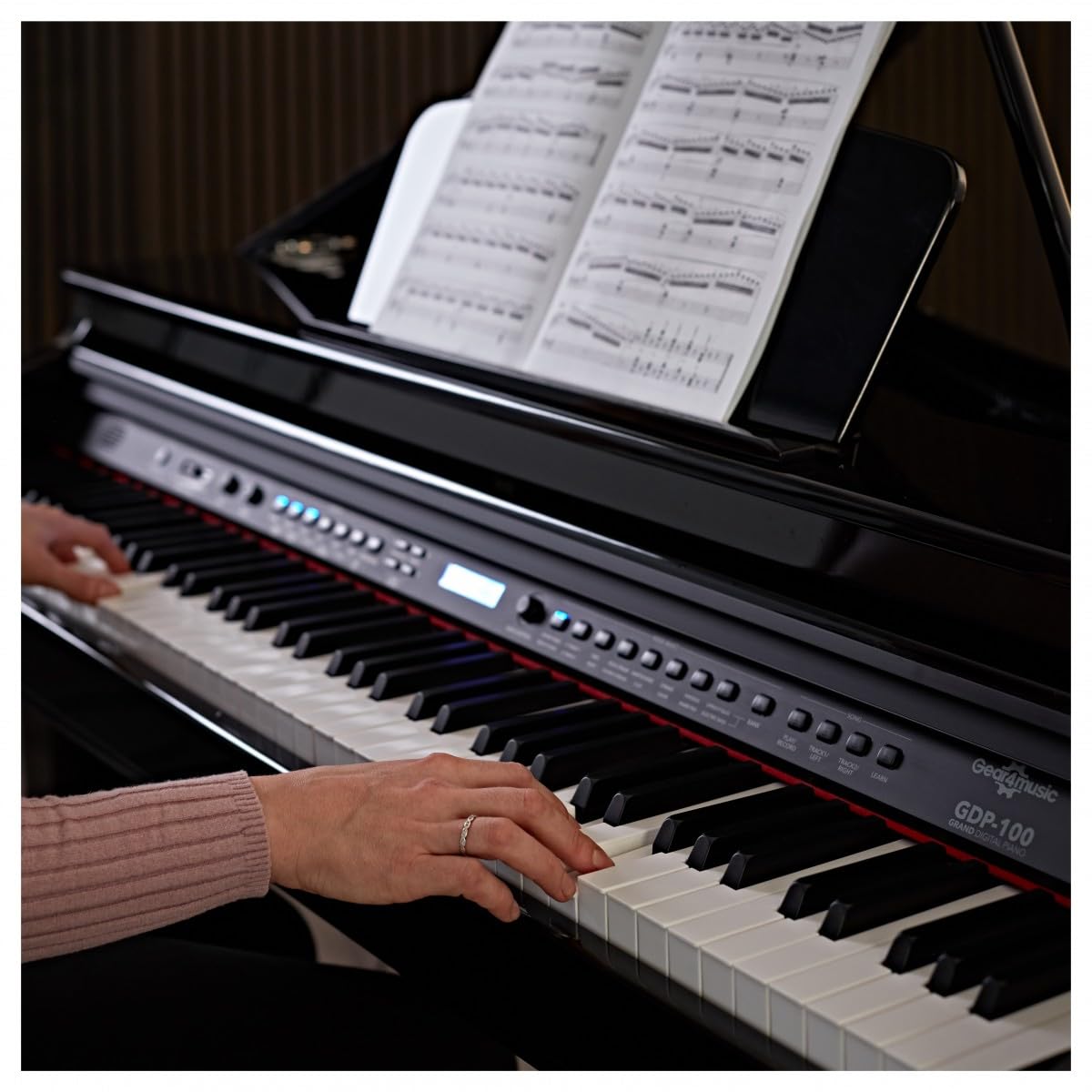 Pianoforte a Coda Digitale GDP-100 di Gear4music | Sensazione Realistica dei 88 Tasti Pesati Sensibili al Tocco, Modalità Split e Layer, 55 Brani di Accompagnamento