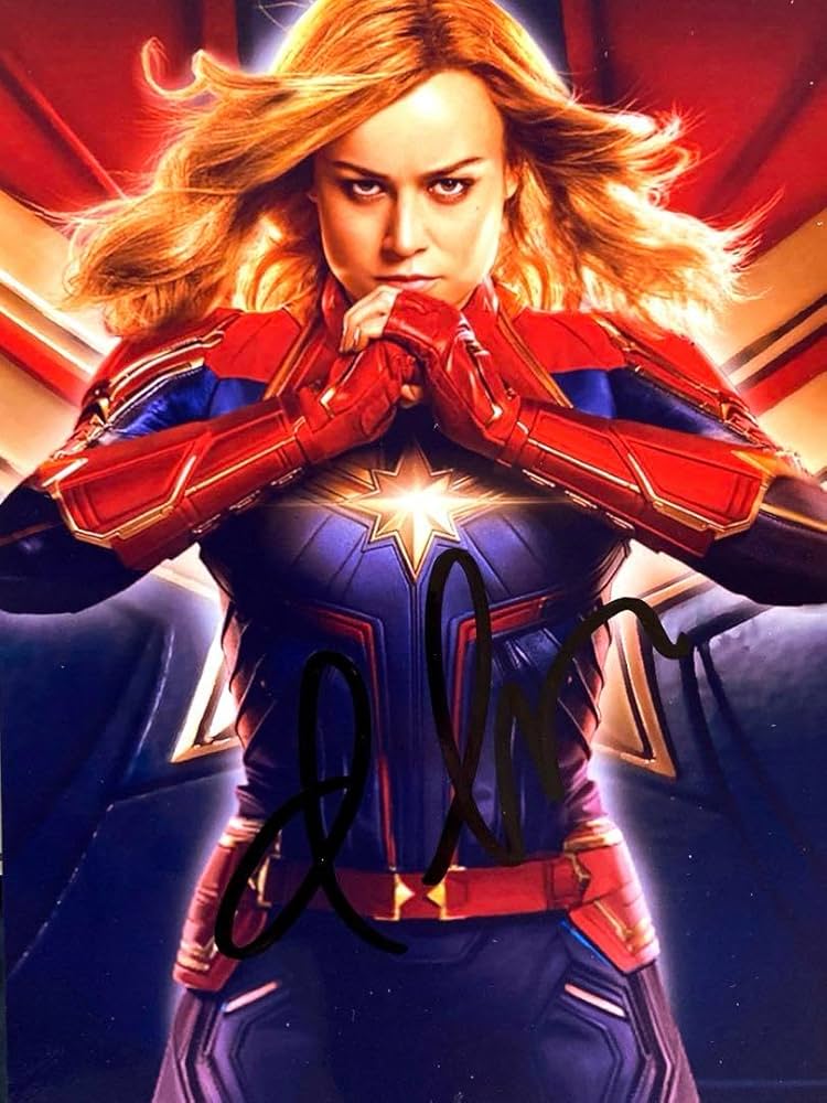 ブリー・ラーソン直筆サイン入り2Lサイズ写真…Brie Larson