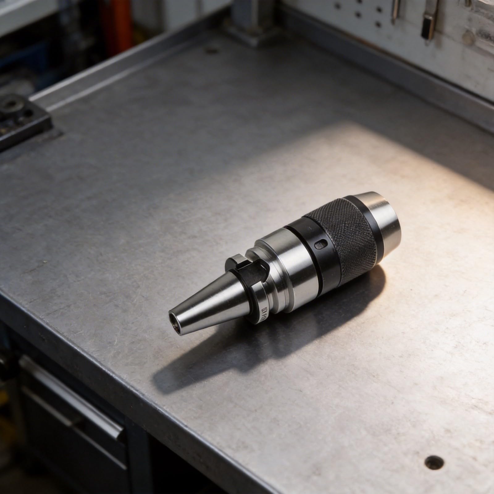 Supporto per mandrino autoserrante integrato BT30/BT40/BT50 con APU08/APU13/APU16, temprato per fresatrice CNC, attacco preciso a 3 ganasce per fori stabili (BT30-APU16)