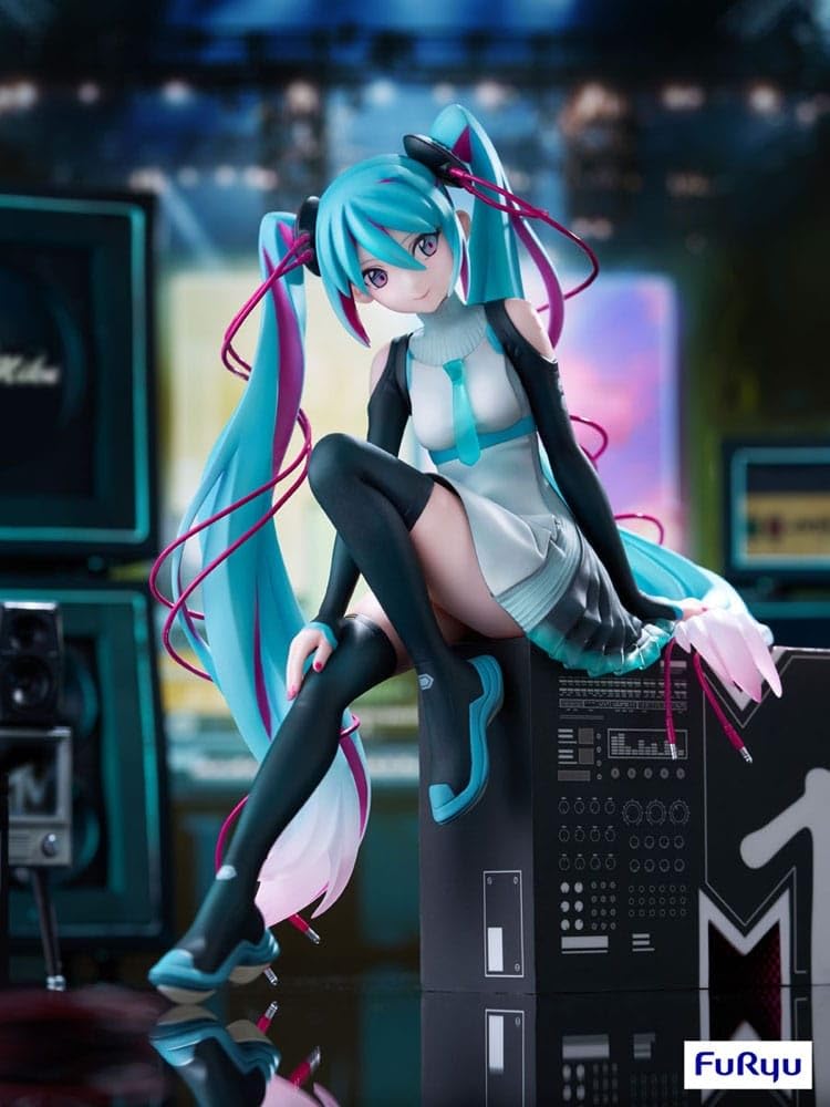 Amazon.com: Hatsune Miku x MTV 1:7 Scale PVC Figure : Toys & Games
