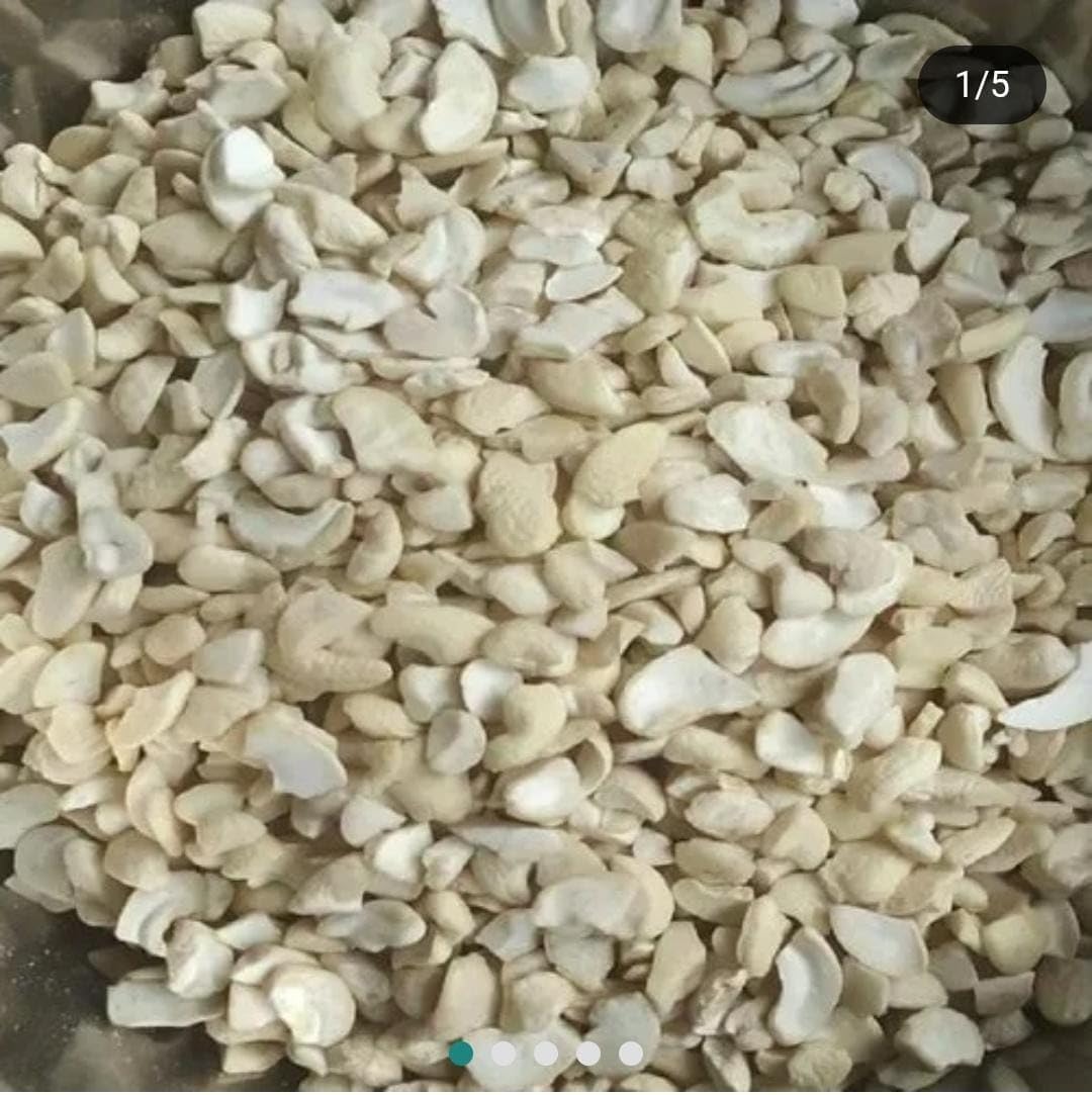 SAI SUNAINA broken cashew nuts 200gram, Tukda Kaju, 8 pieces tukda kaju Nuts, Gravy Mix, kheer mix Cashew Powder for Making - Curry, White Gravy, Malai Kofta, Dum Aloo, White Chicken (200gram) 1