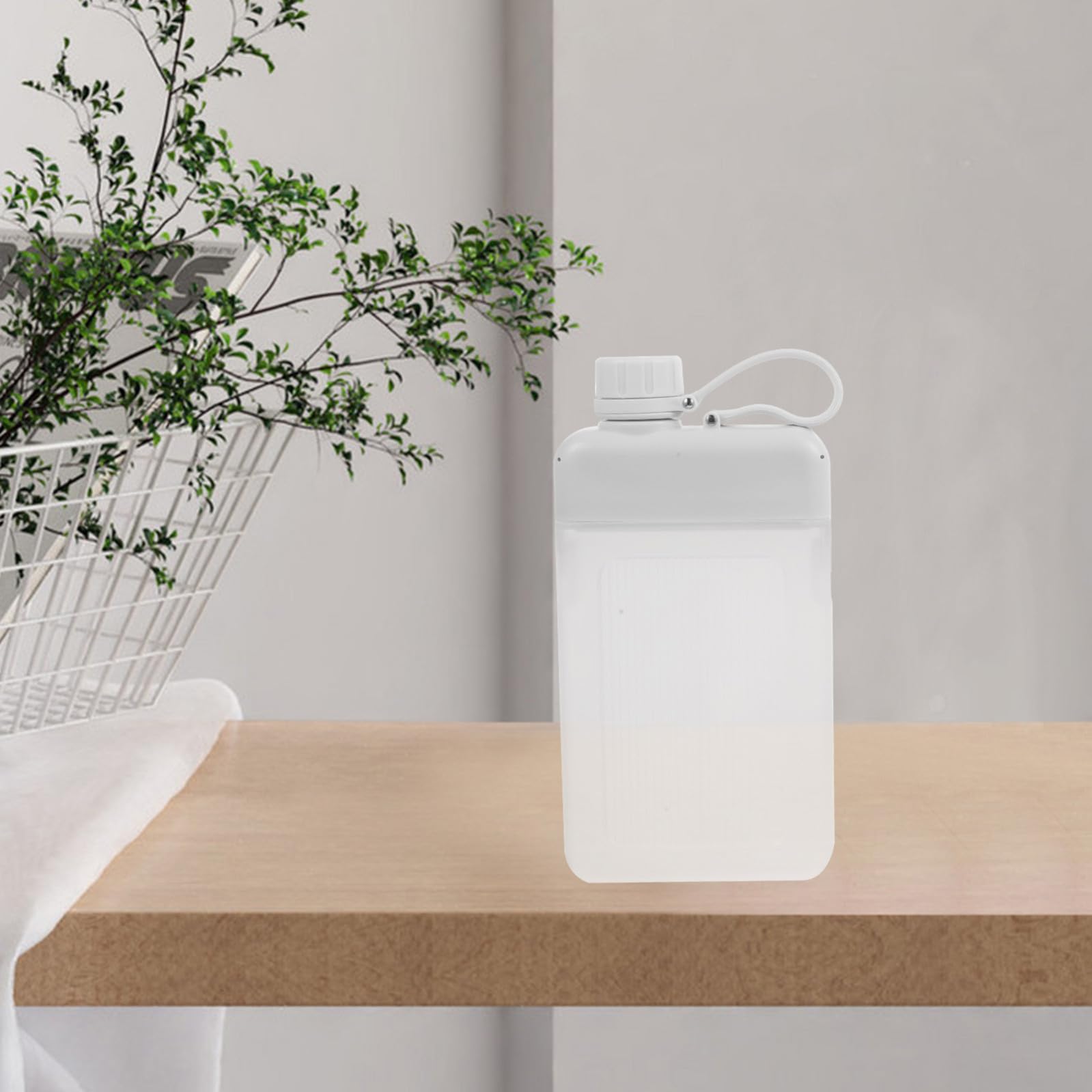 2stücke Flache Wasserflasche mit Auslaufsicherem Verschluss Handliche Trinkflasche für Läufer und Fitness Kompakt und Wiederverwendbar für Reise und Sport