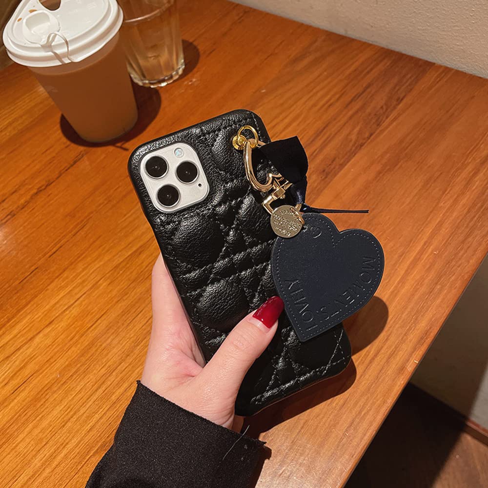 iPhone13pro用ブラック キルティング iPhoneケース チャーム付き iPhone13pro用ブラック キルティング iPhoneケース チャーム付き