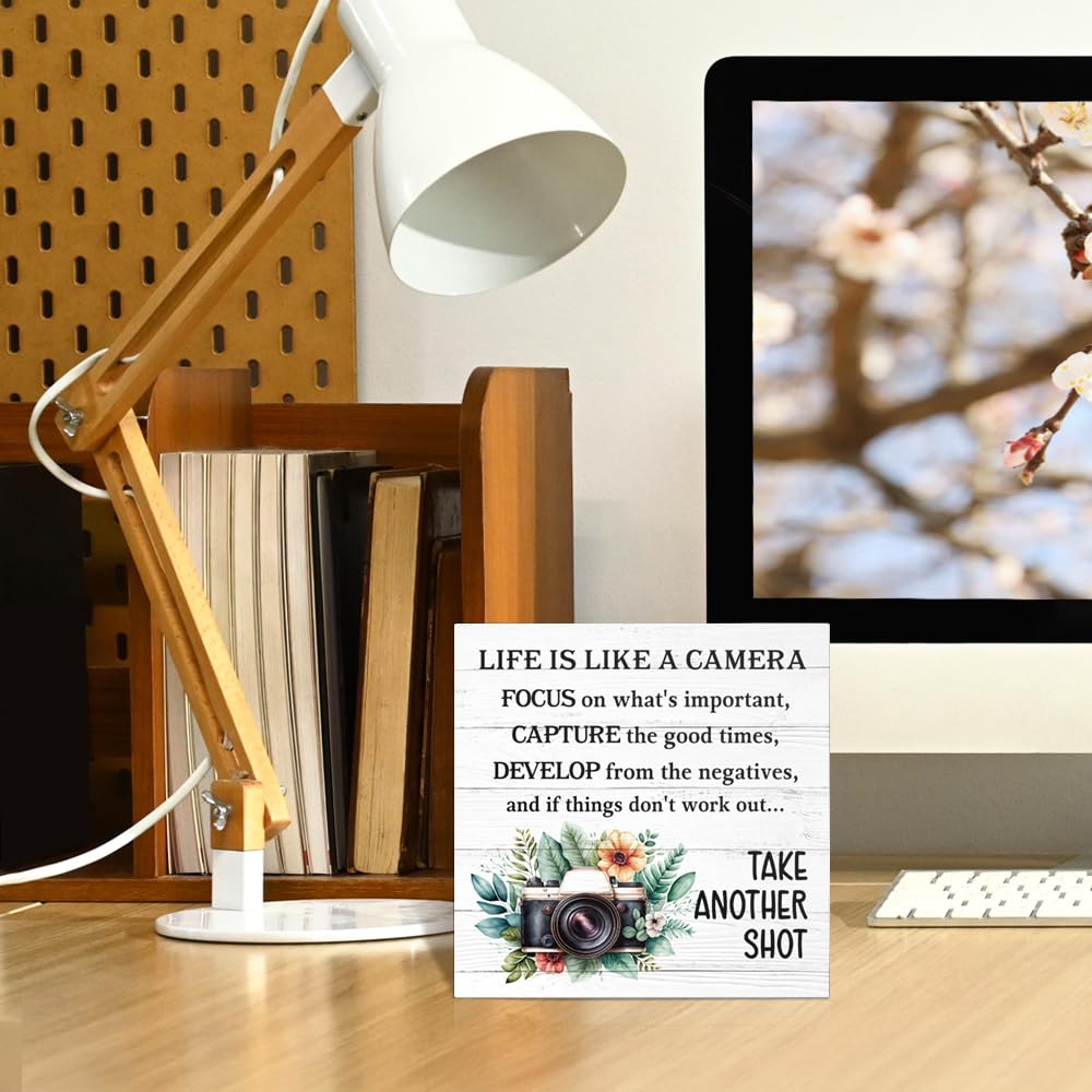 Life Is Like A Camera Wooden Box Sign, Photographer Gifts for Women, Motivational Photography Gifts for Photographer, Wood Sign Gifts Decor for Home Coffee House Bar Party