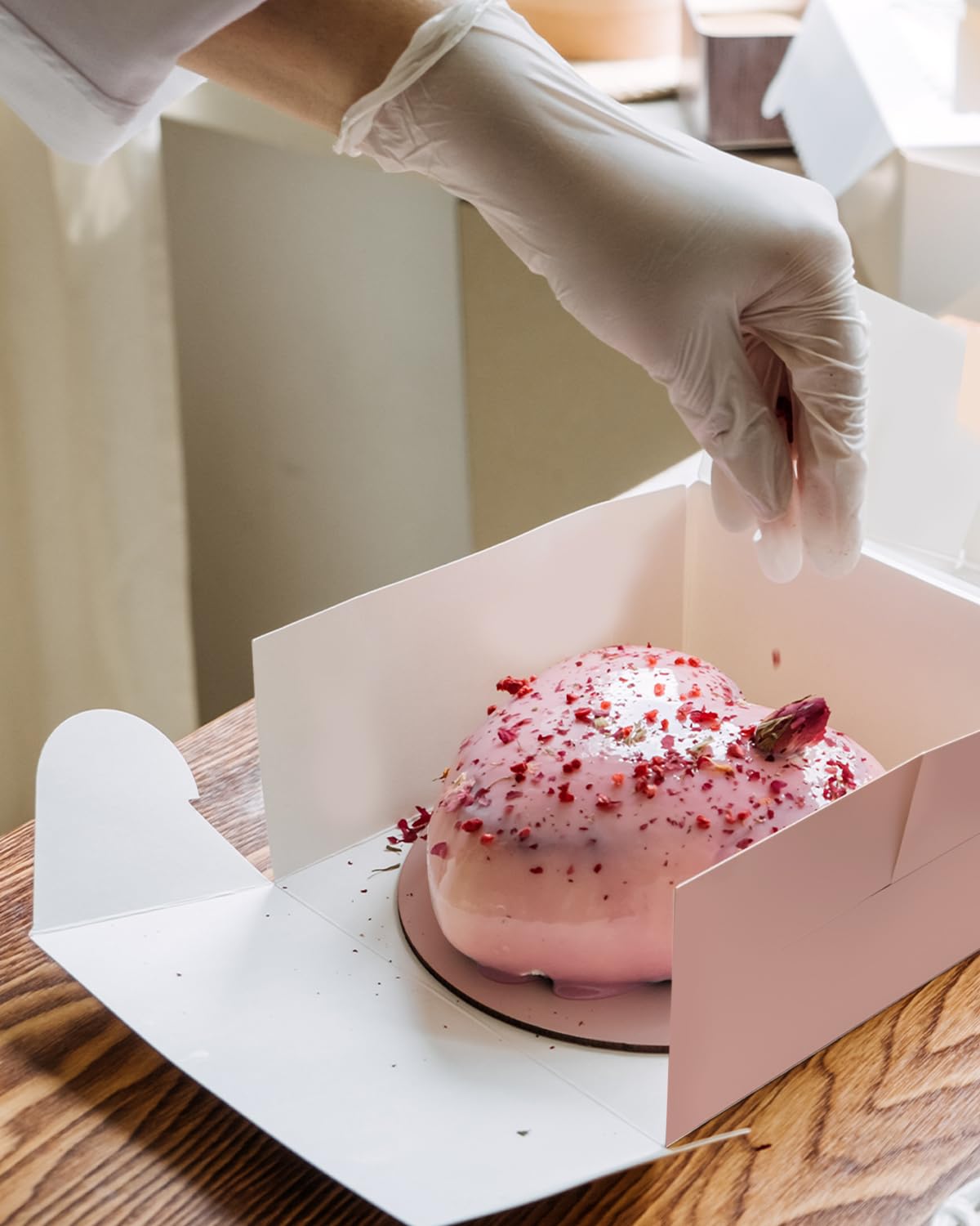 Qiqee Boîte à Gâteau De 20,3 X 20,3 X 12,7 Cm, 18 Boîtes à Gâteau Dorées Avec Fenêtre Et 18 Plateaux Ronds Dorés De 20,3 Cm, Récipients à Gâteau De 20,3 Cm