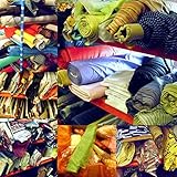 Ohne Aufwand zusammengelegt und ab in den Karton. Eine Auswahl nach bestimmten Stoffarten oder Mengen ist dabei leider nicht möglich. Und die Fotos dienen nur der Illustration.