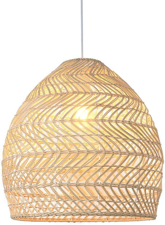 Lampe suspendue en rotin pour adoucir la lumière trop agressive du salon