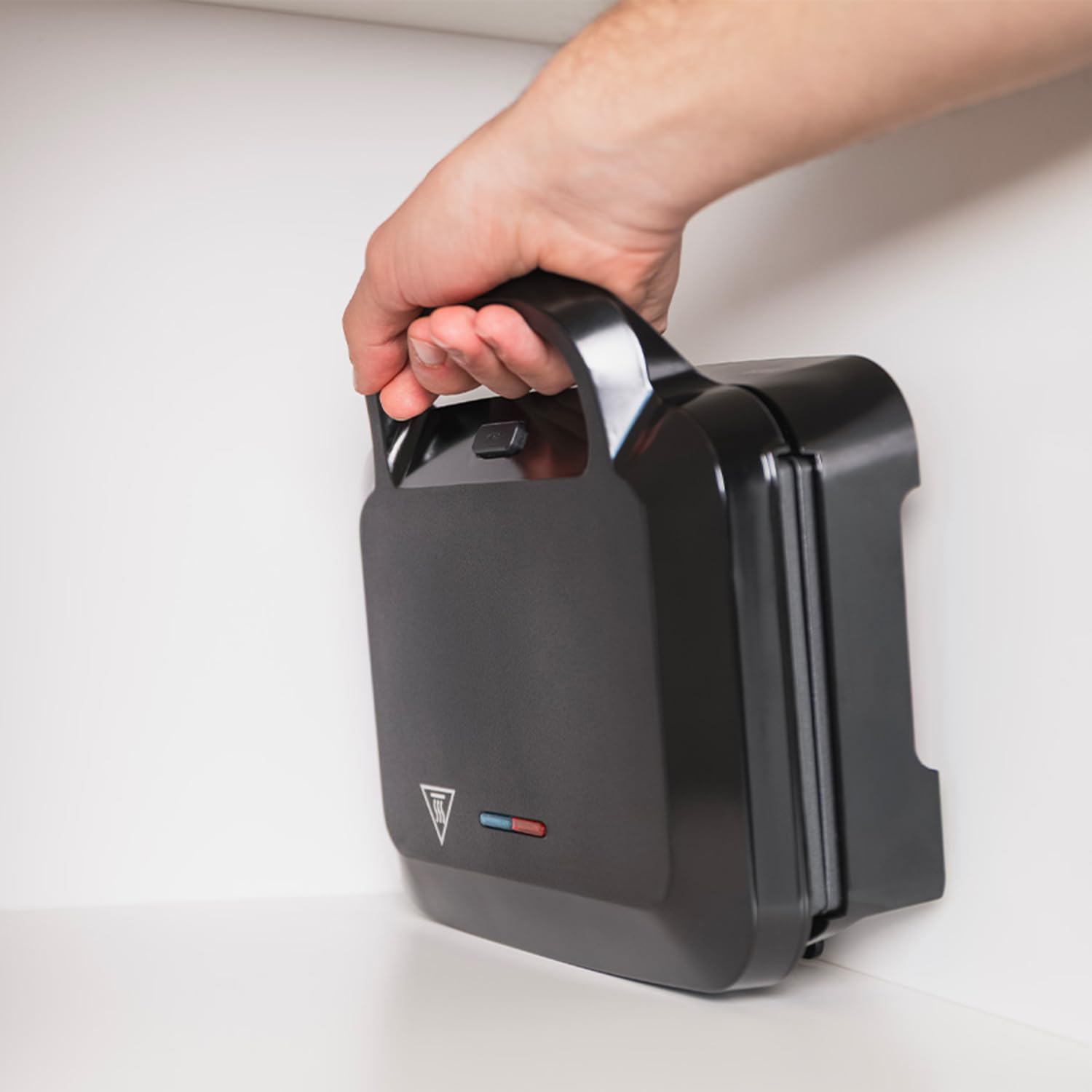 Ufesa Appareil à sandwich Thor Compact 750W, Plaques Grill Antiadhésives, Capacité 2 Paninis, Contrôle Automatique de Température, Rangement Vertical, Sans PFOA, Cuisine Saine, Système Range-Câble
