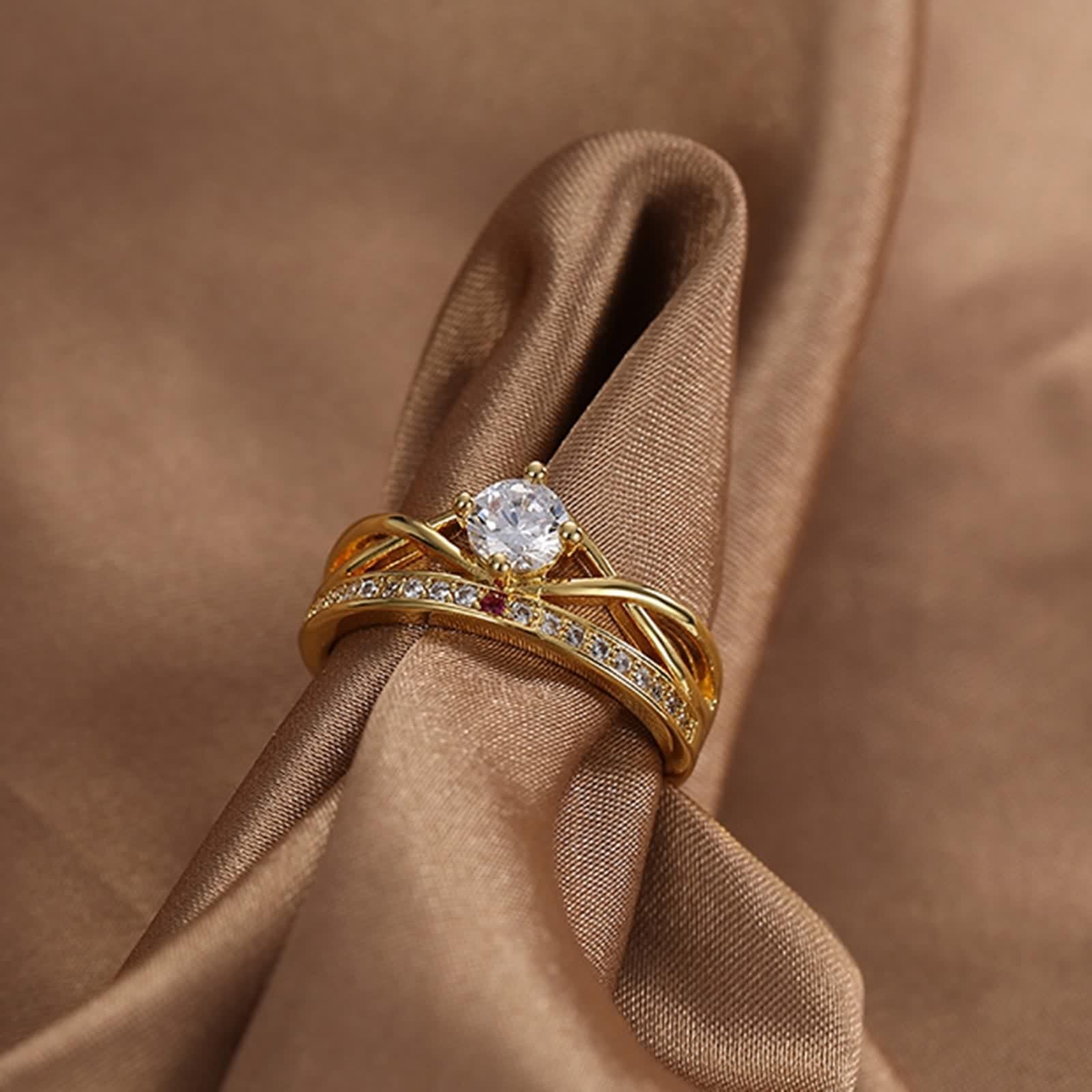 Anillos de oro amarillo de 18 quilates, elegantes y modernos