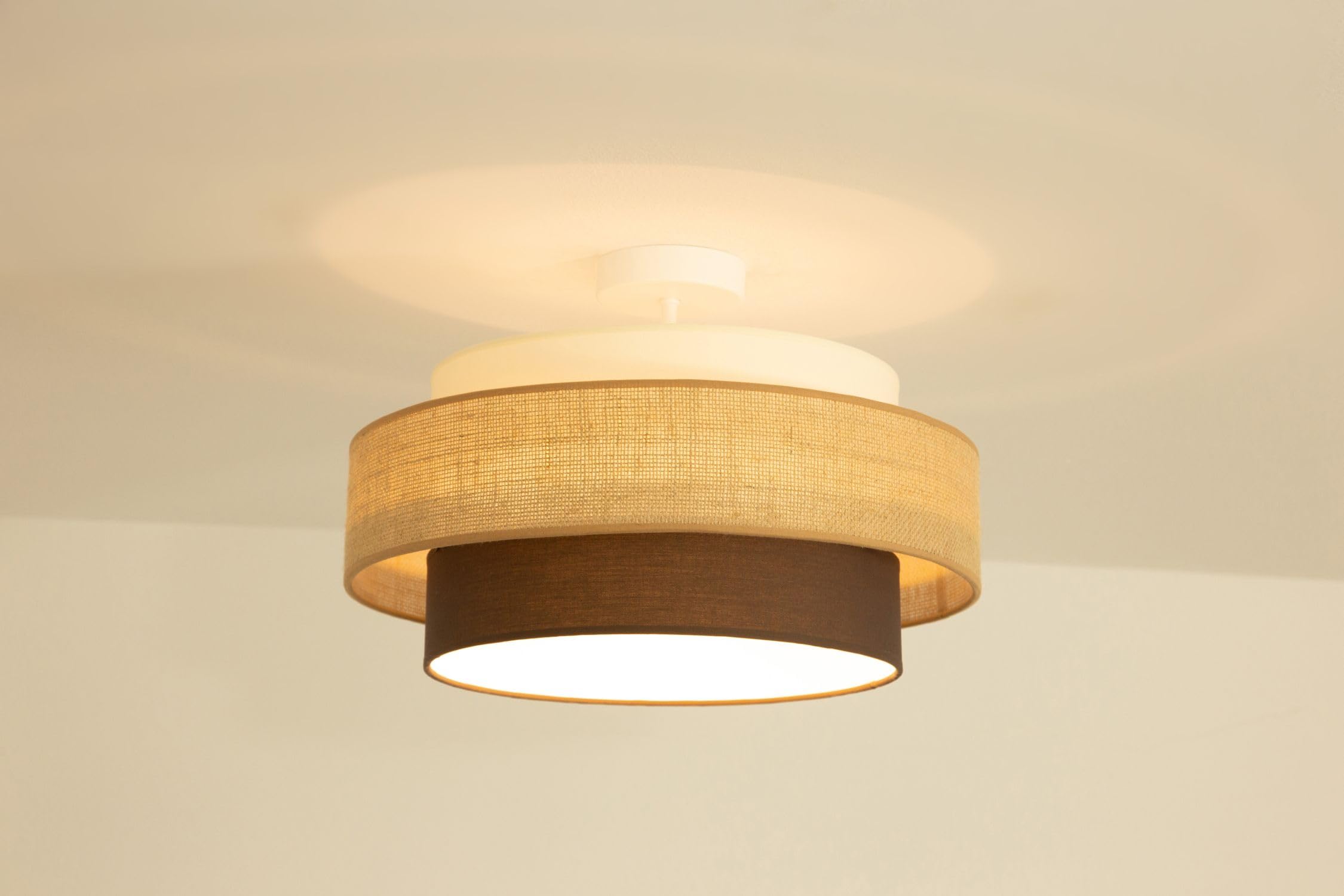 Licht-Erlebnisse Deckenleuchte Stoffschirm Metall Weiß Ecru Beige Braun E27 gemütlich wohnlich blendarm Esszimmer Wohnzimmer Ø 40 cm Deckenlampe Büro