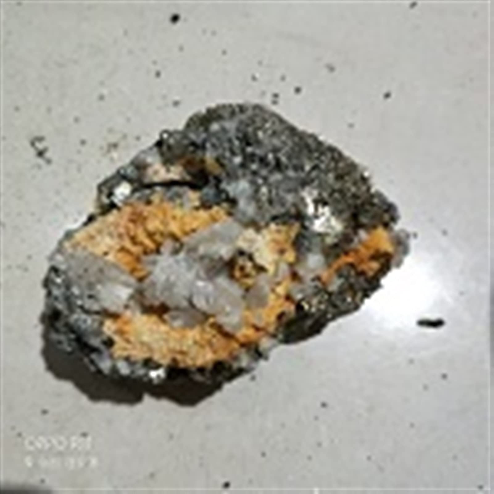 Amazon.co.jp: 天然水晶の原石 1 個天然一次黄鉄鉱鉱山標本クリスタル