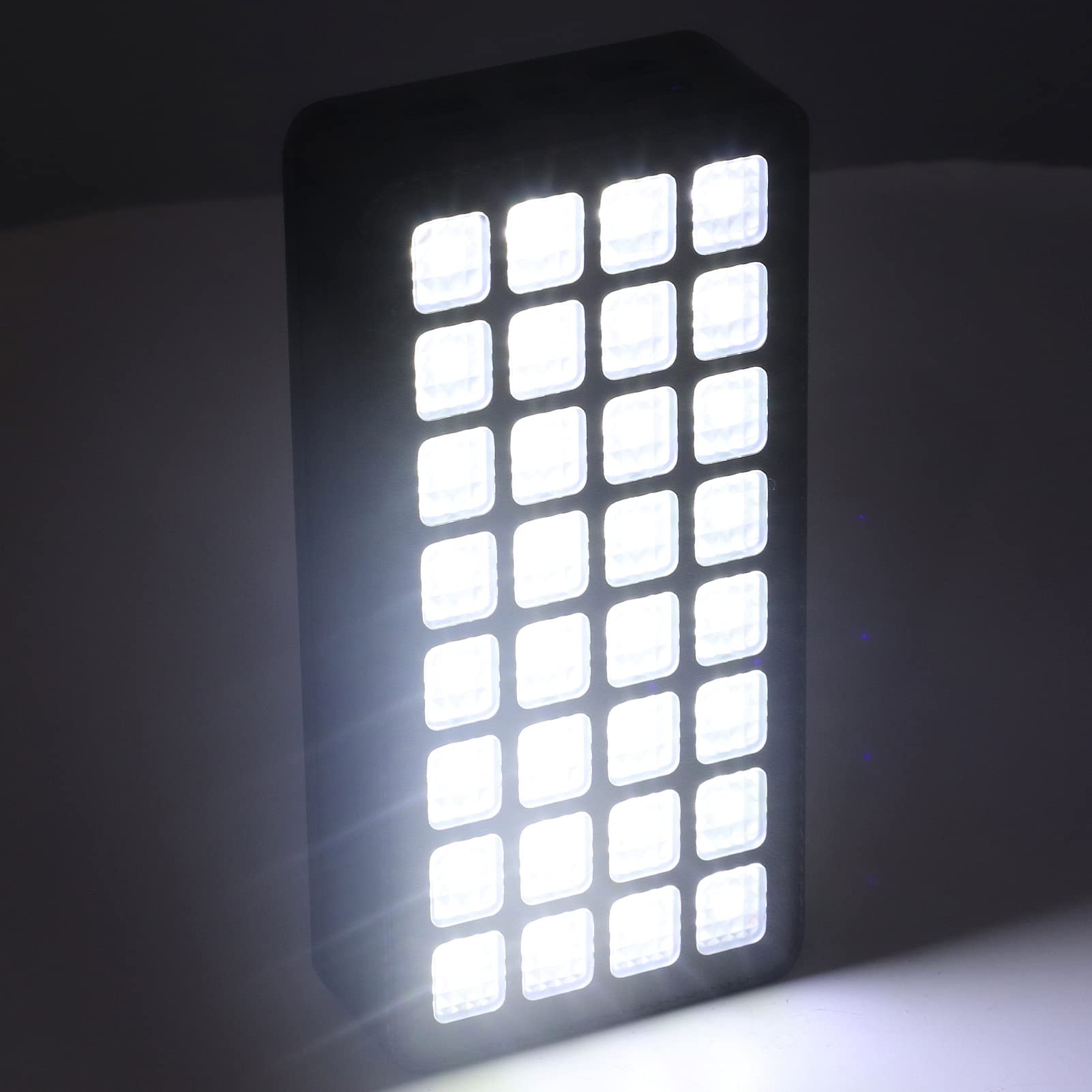 FTVOGUE Banque d'alimentation avec Lumière Banque d'énergie Solaire Portable 30 000 MAh Chargeur de Batterie en Plastique avec 4 Sorties USB 32 LED 3 Modes Double Entrée pour Camping Pêche Randonnée