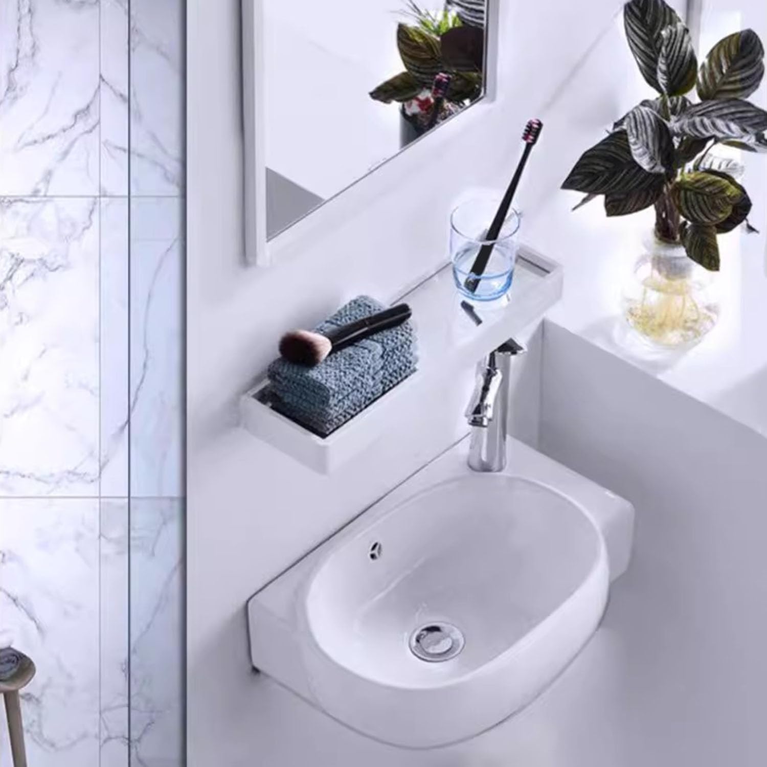 Fregadero de cerámica compacto montado en la pared con escurridor y agujeros para grifo, ideal para baños pequeños y lavaderos, diseño que ahorra espacio, accesorio de baño moderno, fácil instalación