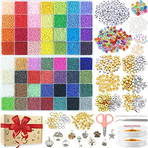 44295pcs 56 Couleurs 2mm Perles de Rocaille,Perles pour Bracelet,Perles pour Bijoux,Kit Bracelet avec 615 Accessoires Perle Lettre Souriantes pour Collier Boucles d'Oreilles la Décoration de Bricolage
