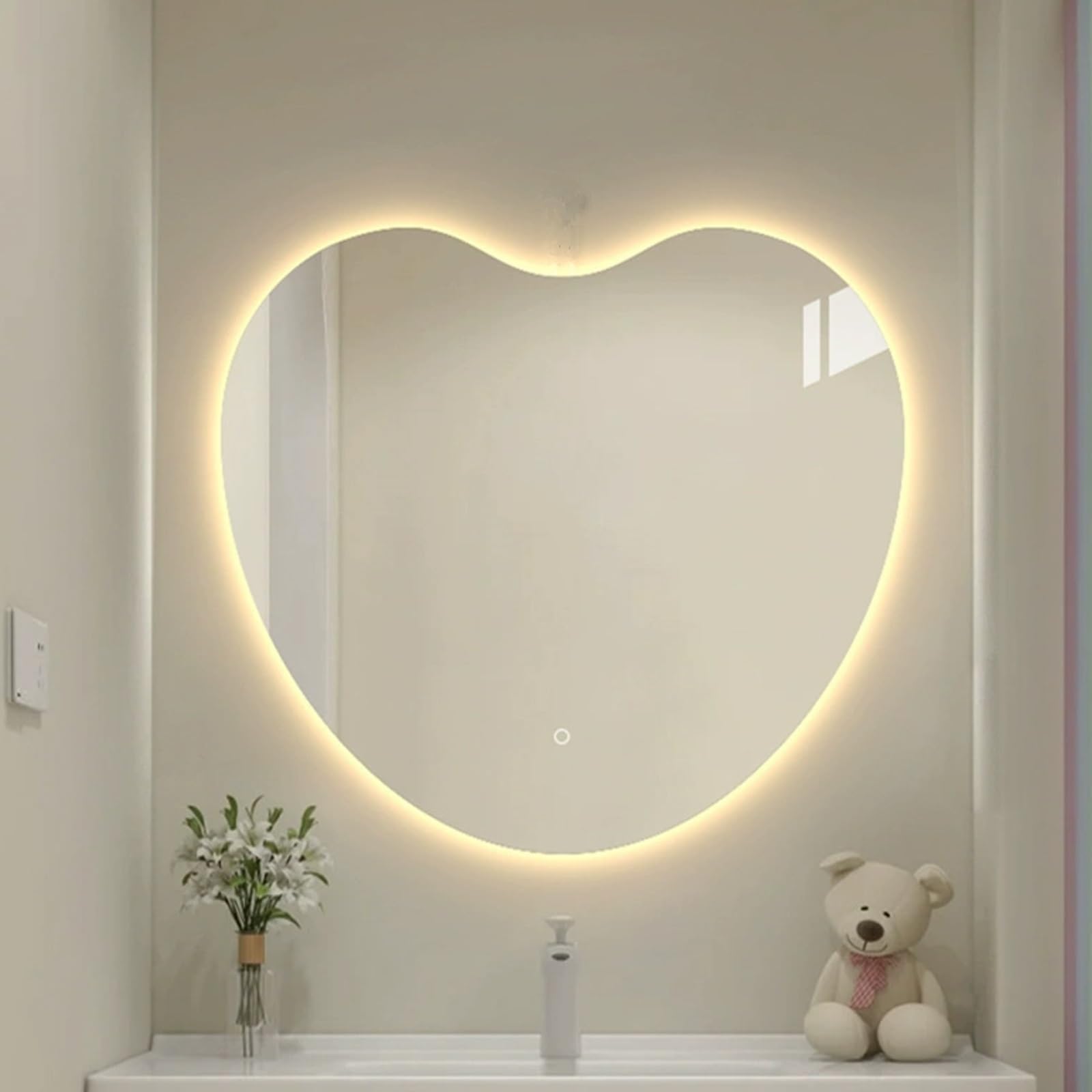 Miroir mur sans cadre cœur scintillant avec lumière chaude de maquillage pour salle de bain
