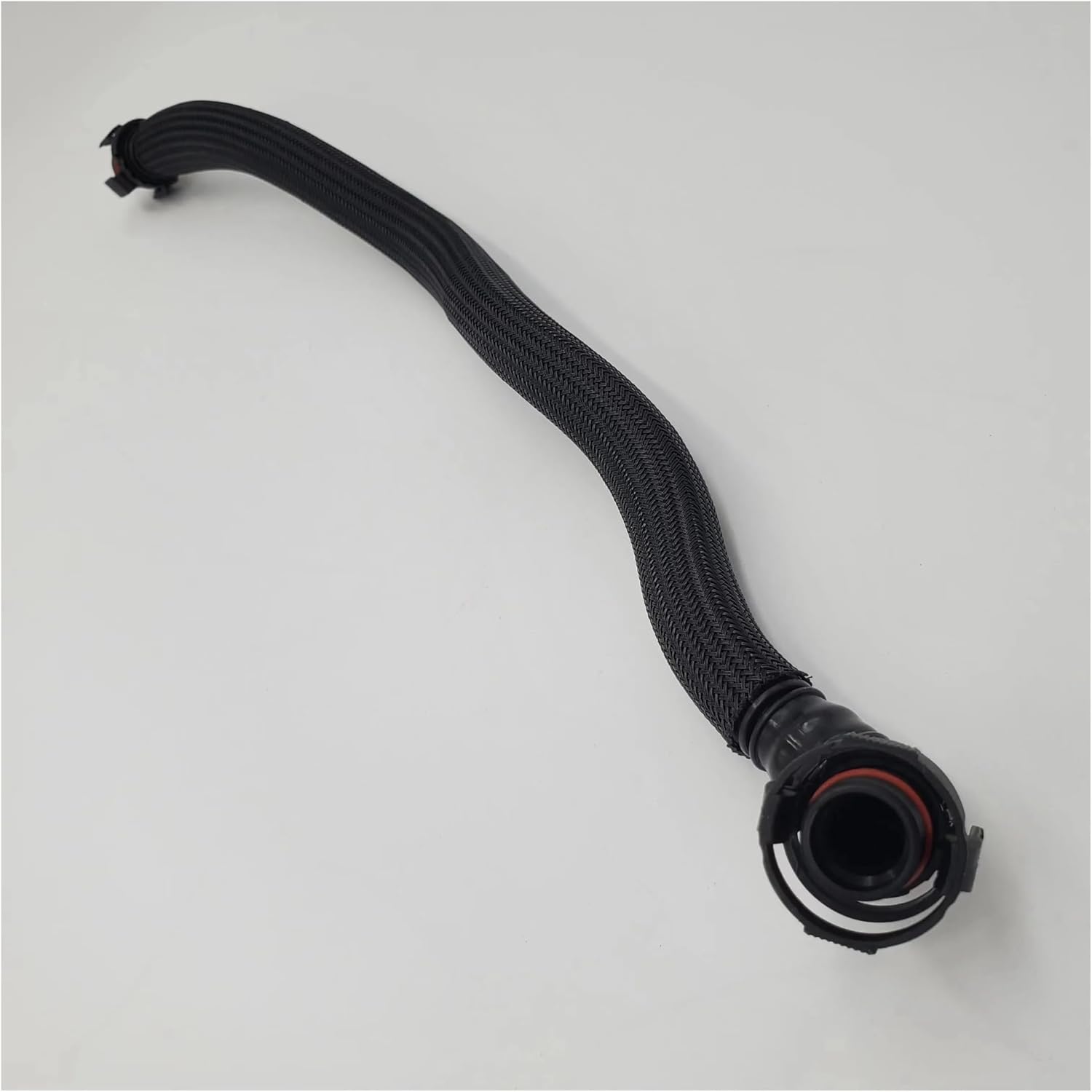 11157575641 Auto Parts Left Crankcase Breather Hose Fit for B-W N63 F18 F10 X5 E70 F01 F07 F02 E71 E72 Breather Hose