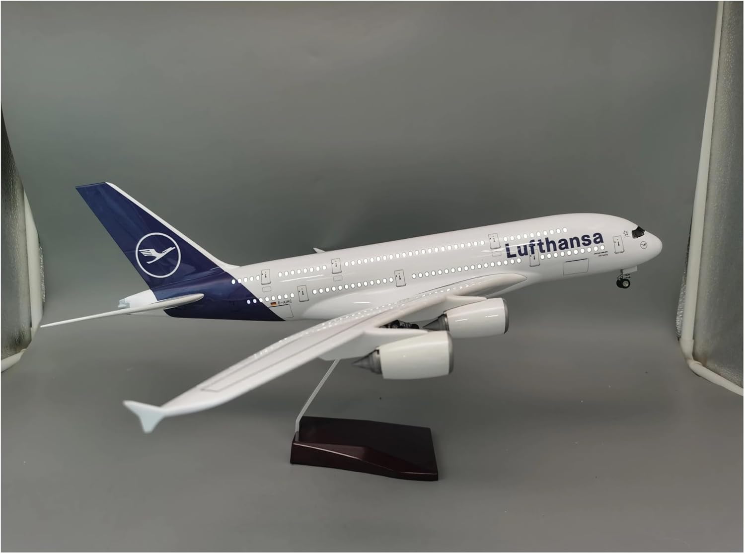 New 1/160Scale for Air Airbus A380 Lufthansa Replica Resin Model Aircraft Collectible Aviation Enthusiast Hobby Playgame Kit(Color: NO Lamp)