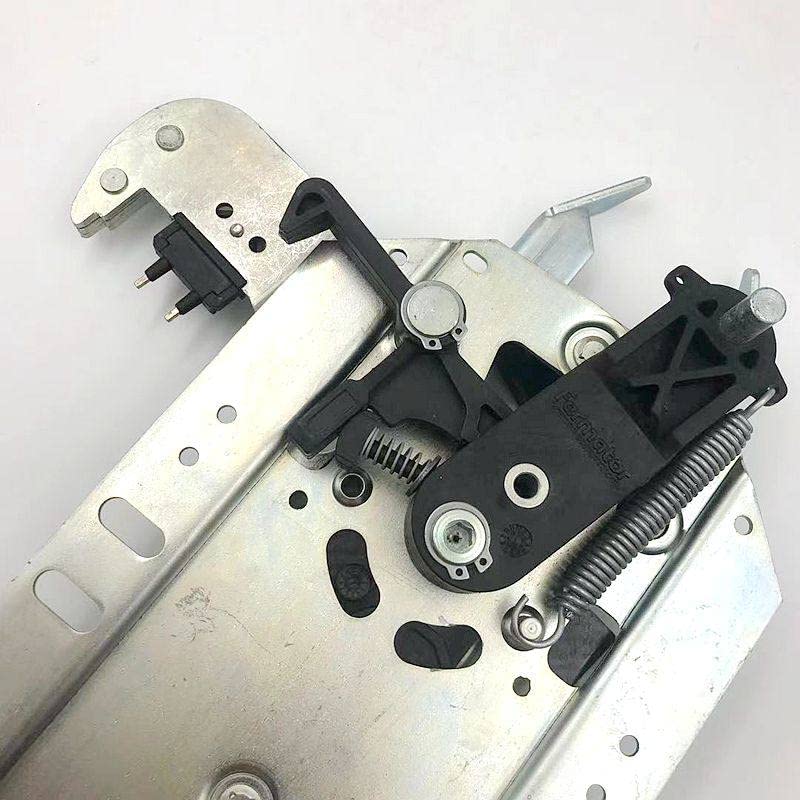 Close-up of the spring mechanism and plastic lever on the CDL-P000C1000