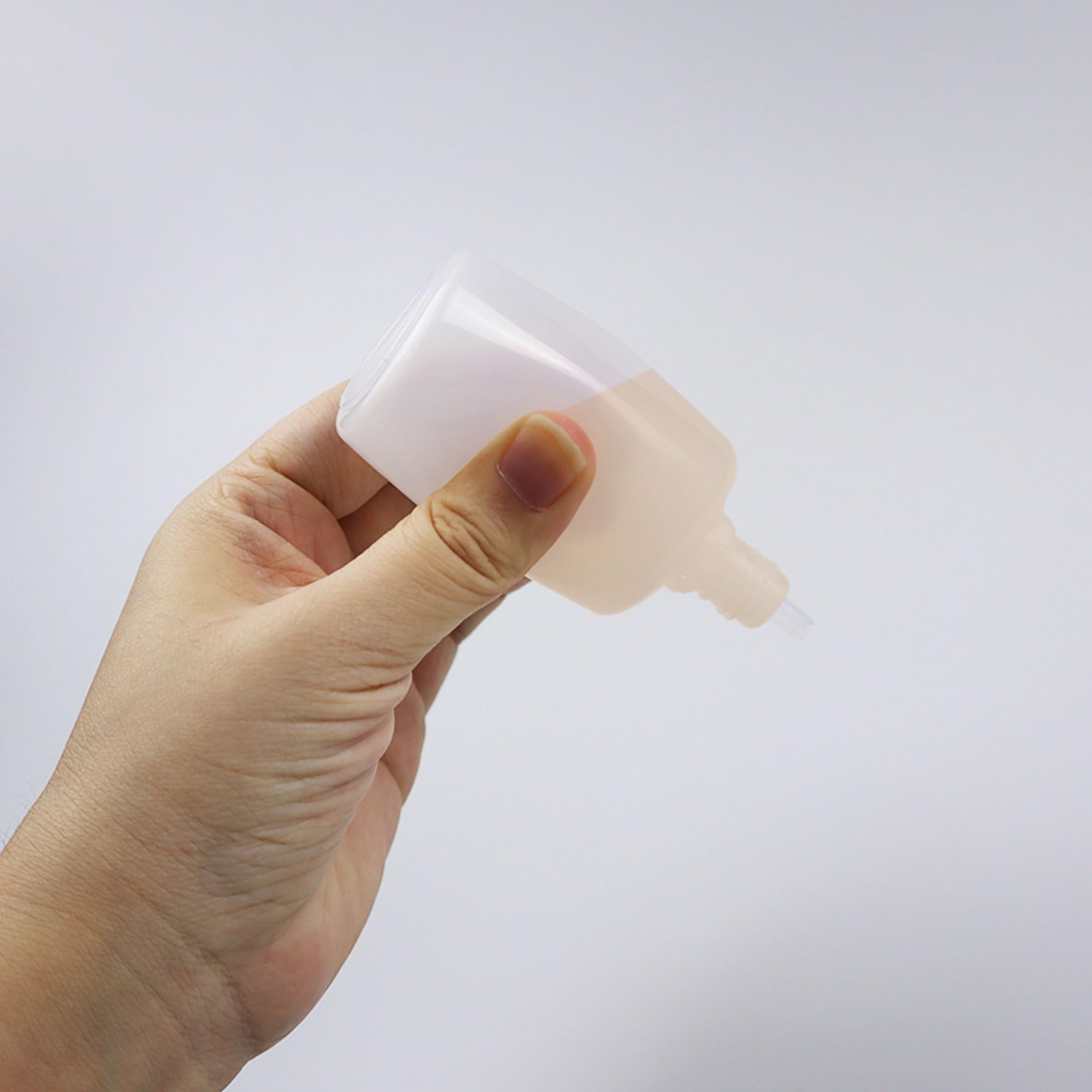 4 Kleine Quetschflaschen 50 Ml – Durchscheinend, Aus PE, Mit Deckel, Für Soßen, Öl, Farbe, Reise