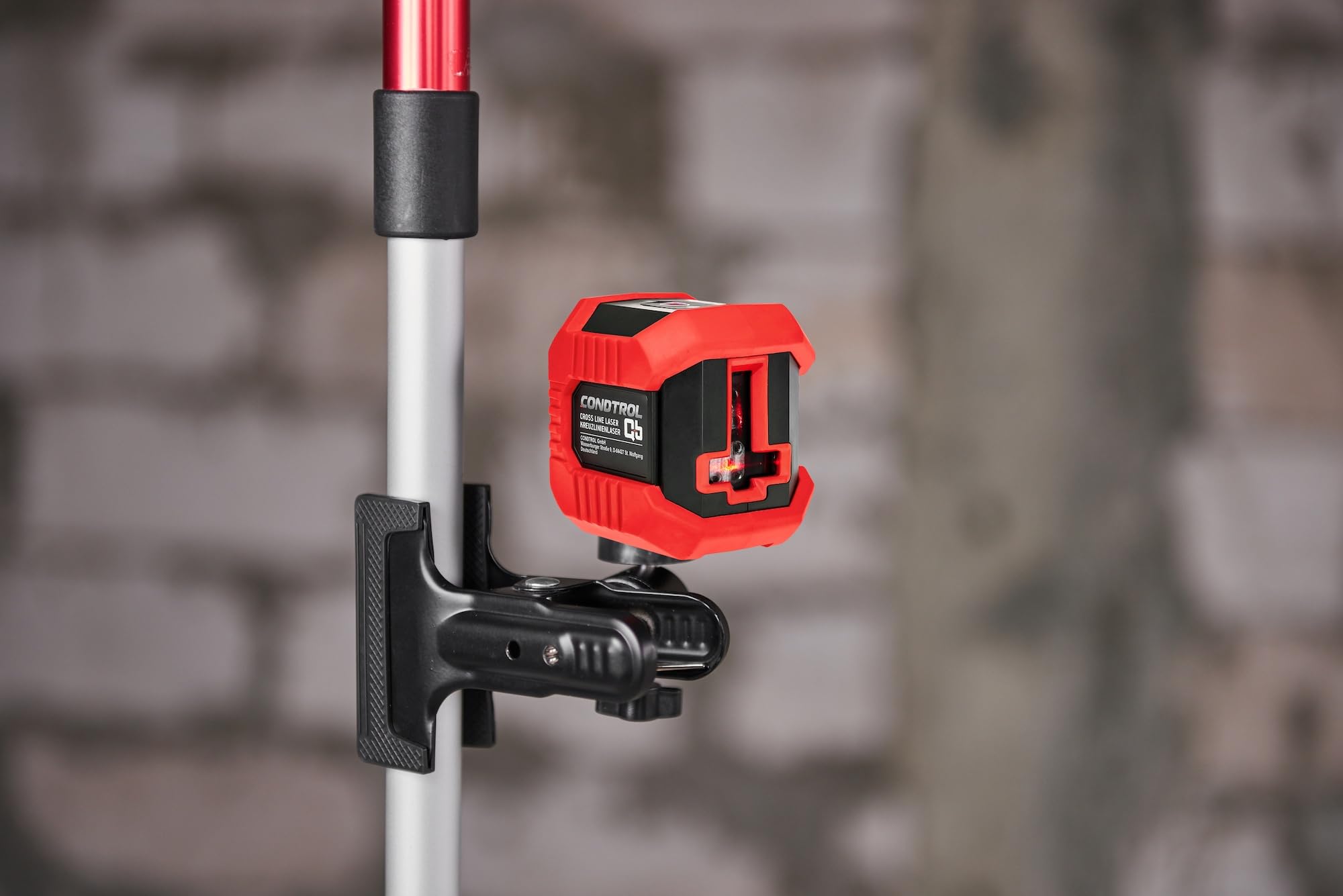 CONDTROL - Laser a linea QB rosso - Portata di livello 10 m - 1 linea verticale e 1 orizzontale - 2 modalità operative - Filettatura 1/4' - Garanzia 2+1 anni