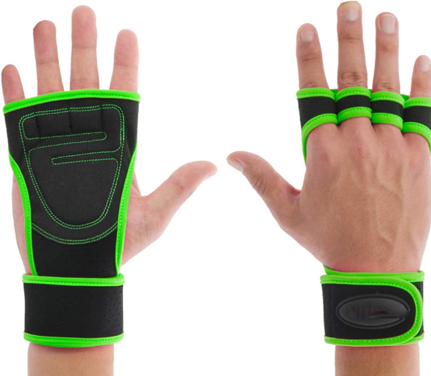 guanti da palestra per uomini sotto l'armatura