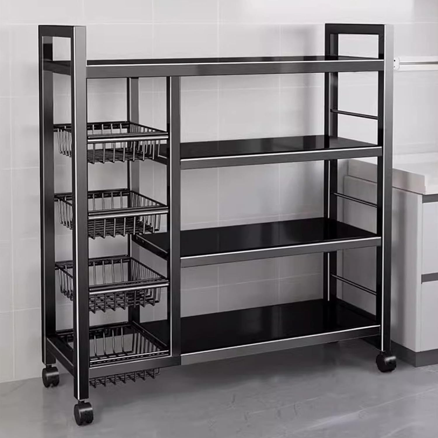 Un rack di stoccaggio in metallo robusto e durevole con 4 strati e 4 cesti a maglia, dotato di rulli e altezza regolabile di 5 centimetri, adatto per garage e cucine (nero, 32x12.6x53in/80x32x135cm)