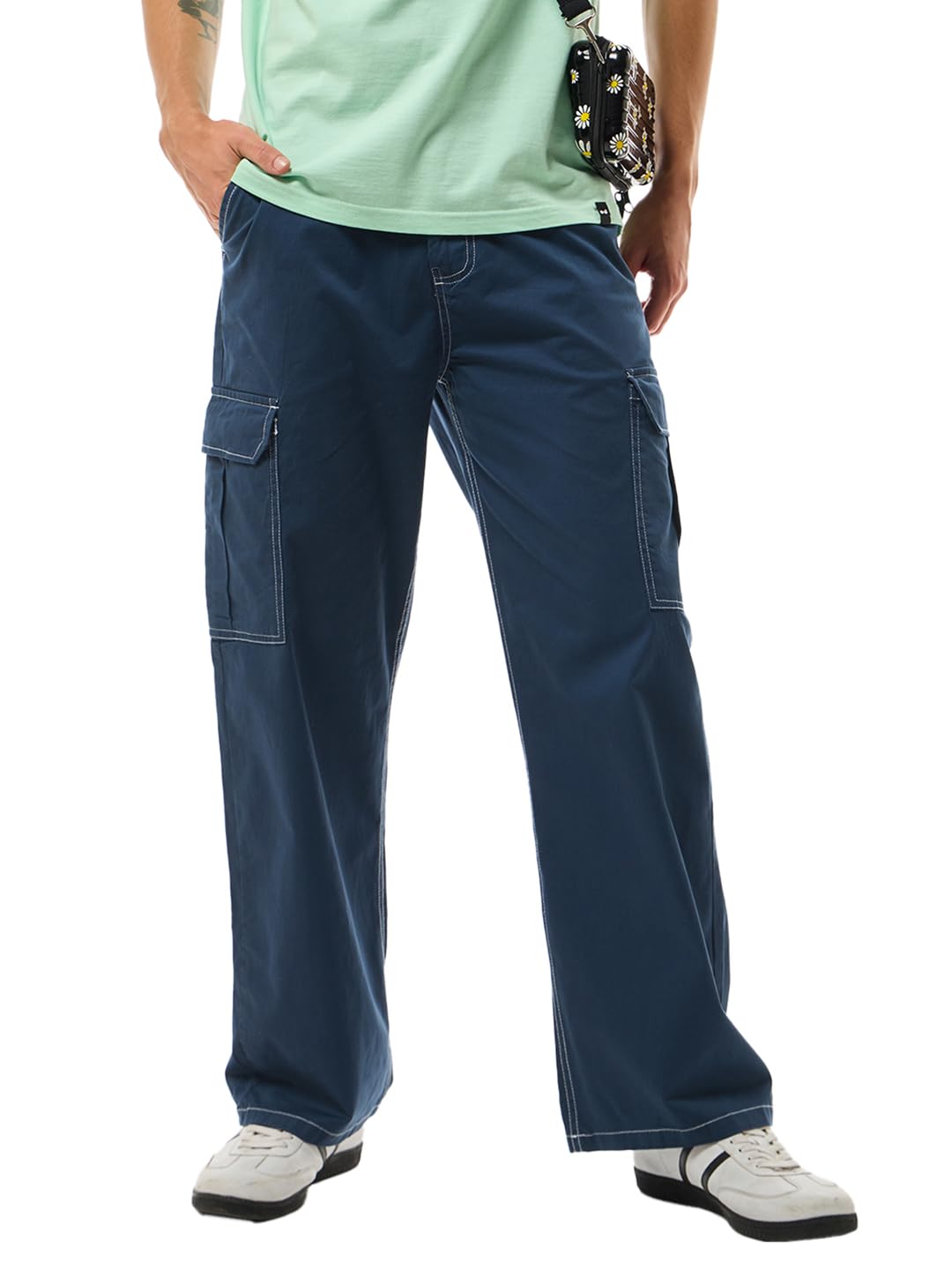 Bewakoof Men's Mid Rise Solid Wide Leg Cotton and Spandex Cargo Pants in neutral