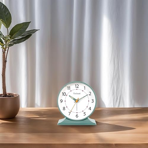 Miniatura 4 de Reloj despertador analógico retro antiguo de 4.5 pulgadas, pequeño reloj silencioso de mesita de noche con luz manual, funciona con pilas,