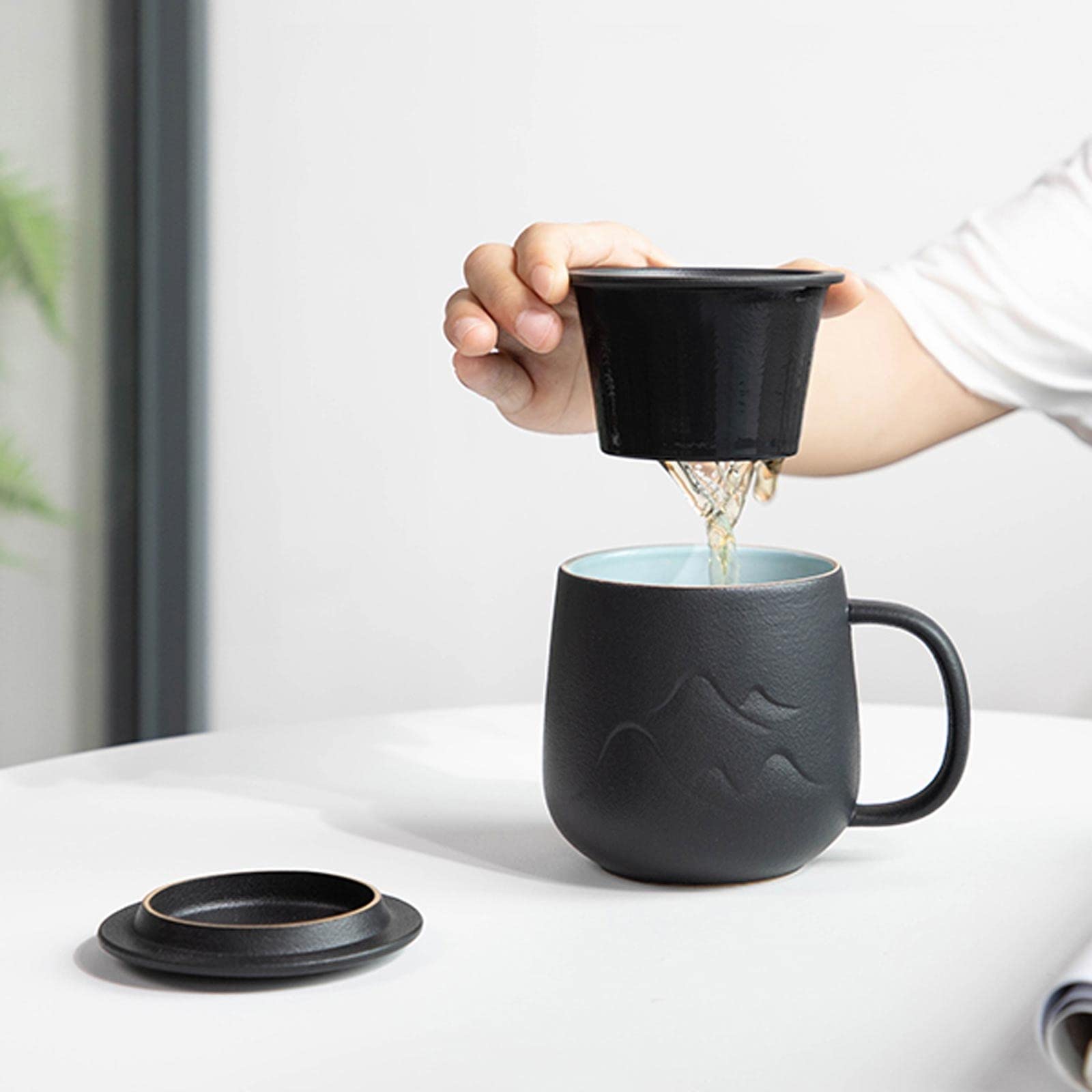 Tasse en céramique avec filtre tasse à thé avec couvercle tasse à eau pour la maison, tasse à thé pour le bureau, tasse à thé 334,5 g, trois couleurs disponibles tasse à café (couleur : gris)
