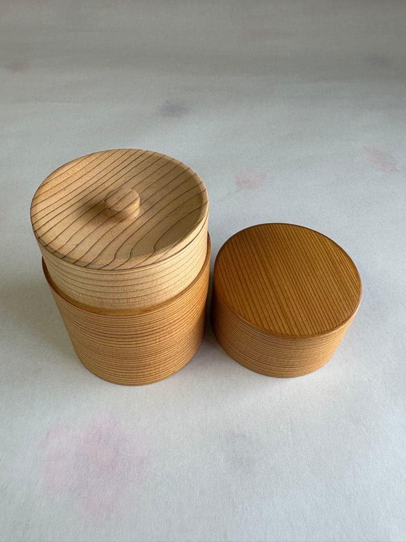 【未使用】秋田杉 曲げわっぱ 茶筒（天然木・柾目）木の香り漂う逸品 Amazon｜秋田杉 曲げわっぱ 茶筒天然木柾目木の香り漂う逸品｜茶筒