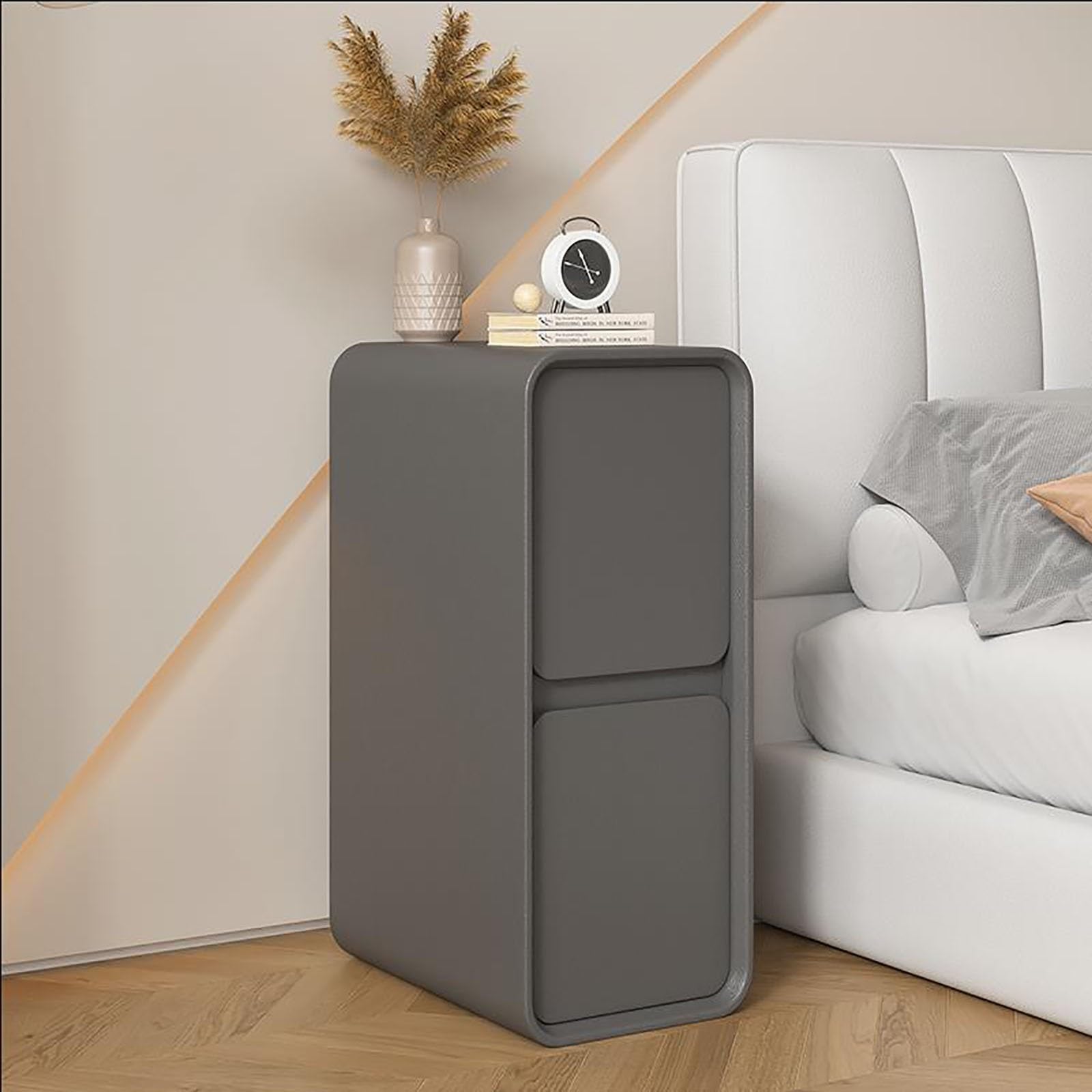 Table de chevet gris foncé pour chambre et salon : créez un coin cocon