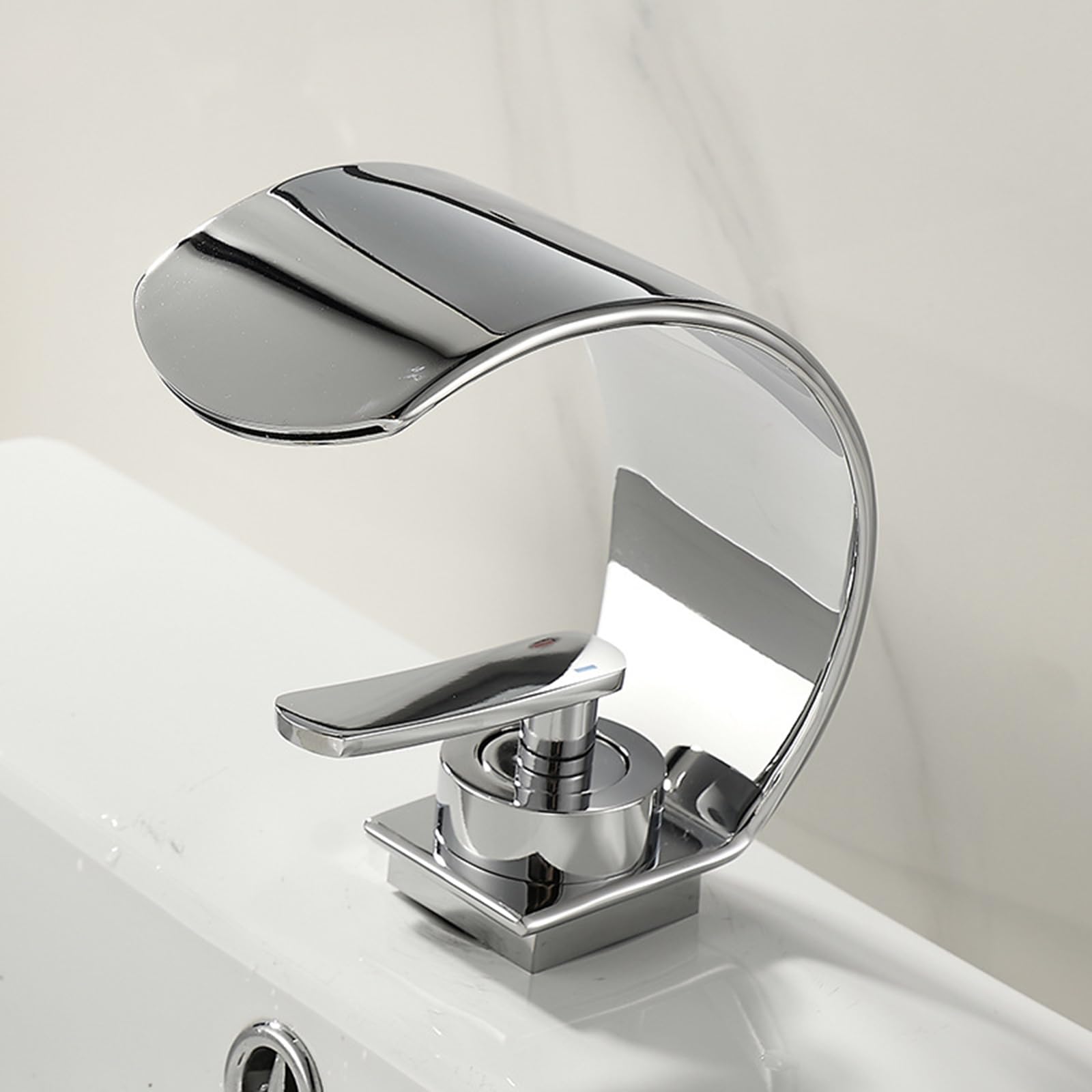 Robinet Cascade Salle de Bain Robinet de Lavabo Robinet Cascade Ultra Fin avec Large Lavabo Entièrement En Cuivre Chromé