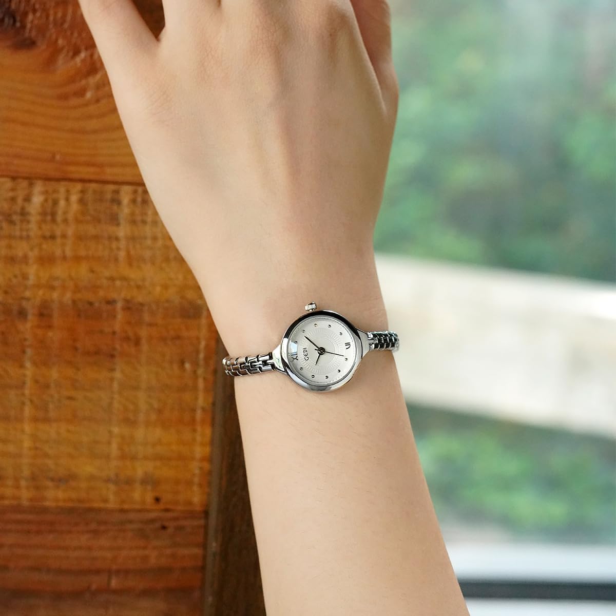 CARLIEN Small Petite Vintage Classic Gold Silver Bracelet Watches for Women Alloy Steel Waterproof Ladies Simple Dress Quartz Wristwatch