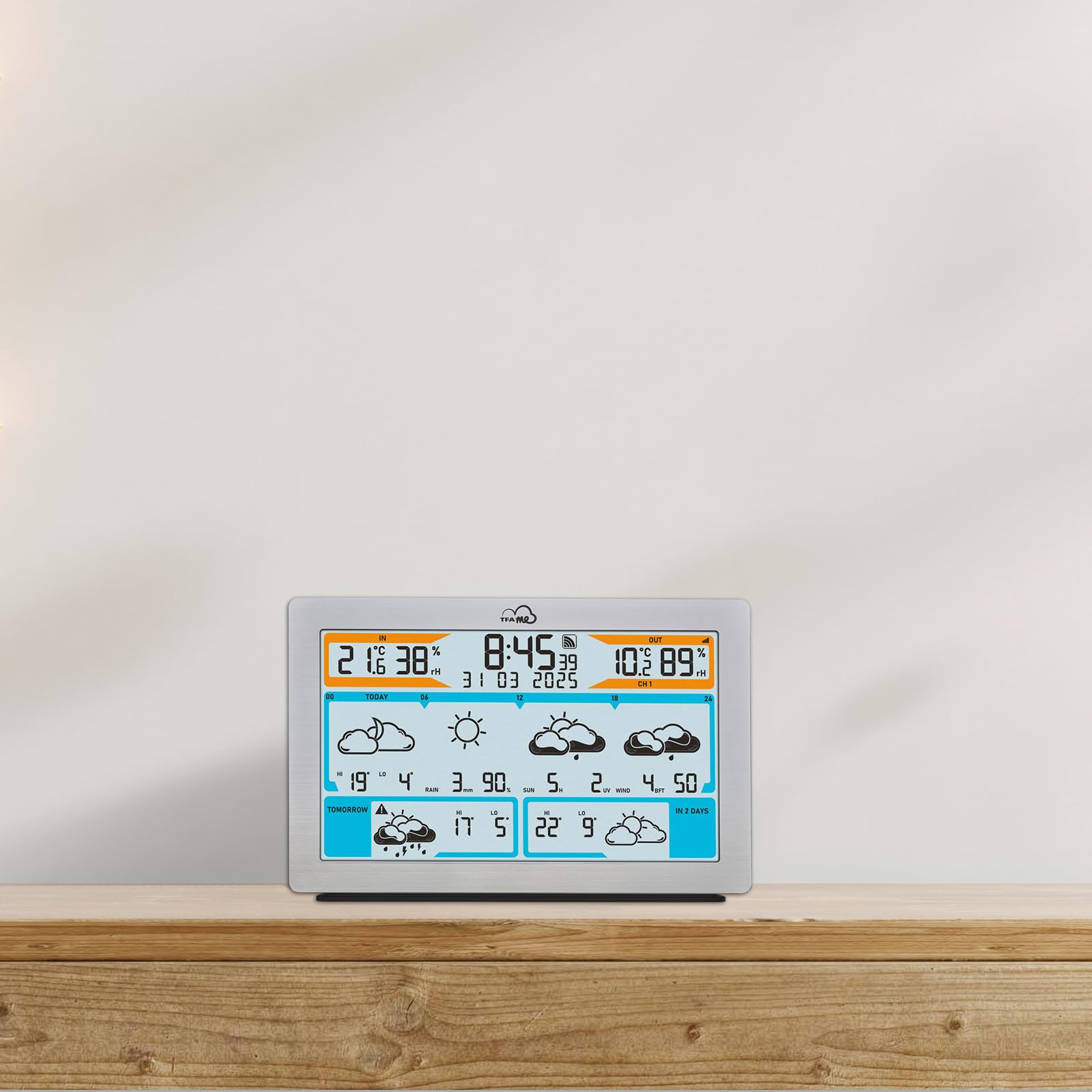 TFA Dostmann Stazione meteo con sensore esterno e Wi-Fi con app, TFA.me, 35.8100, Previsioni meteo professionali di wetter.com da 3-6 giorni, Portale online, Indice UV, Design Moderno e Smart, Argento