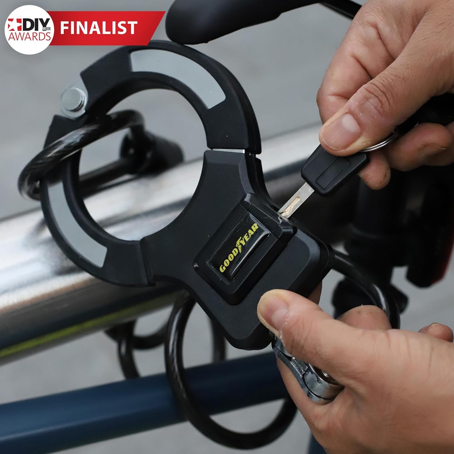 Goodyear Antivol menottes de vélo robuste – Haute sécurité | Construction en acier | Design flexible | Clés identiques pour plusieurs vélos | Résistant aux intempéries | Idéal pour une utilisation