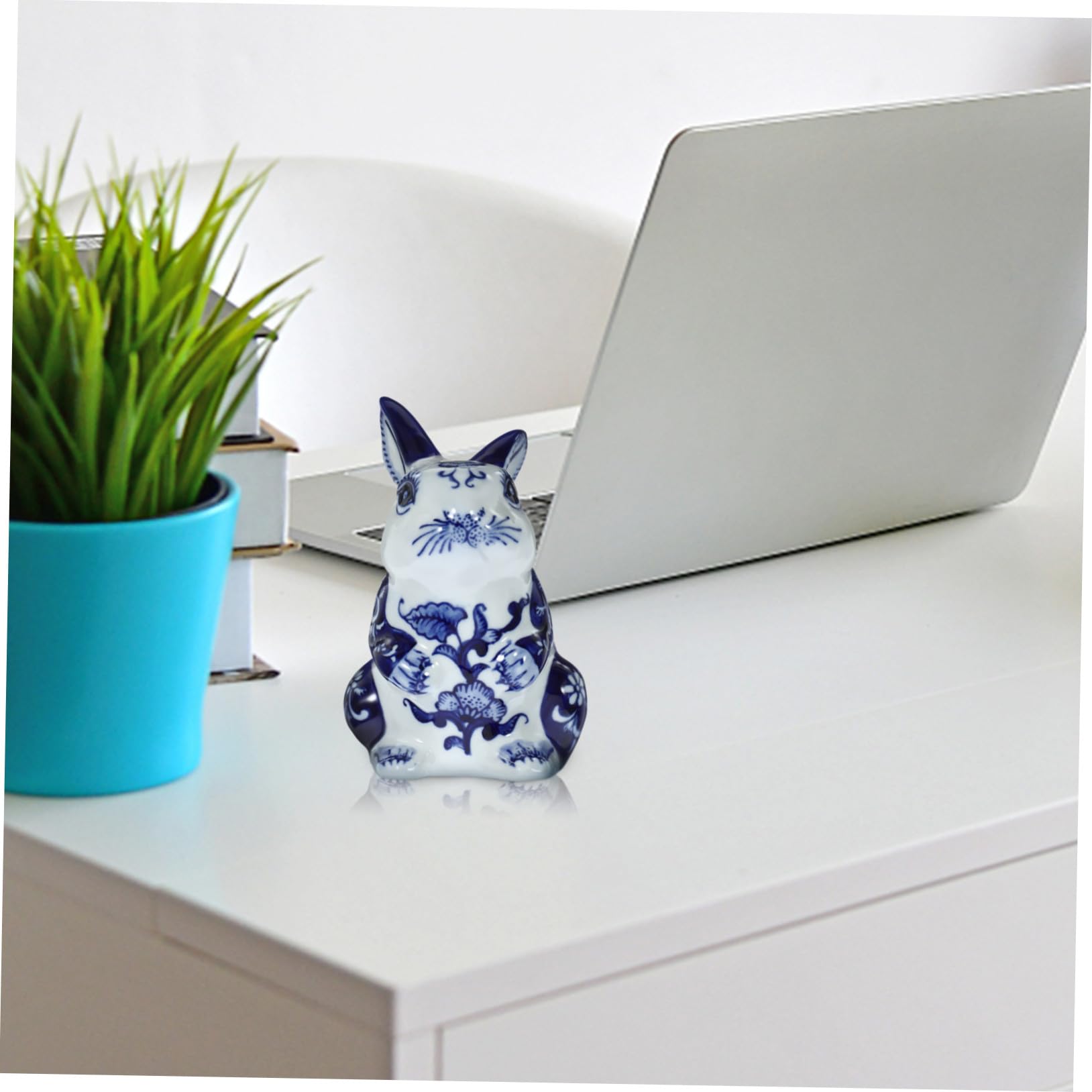 DOITOOL Figurine de Lapin Ornement Élégant en Céramique Bleu Clair Style Chinois, Décoration Adorable pour Bureau ou Salon pour Pendaison de Crémaillère