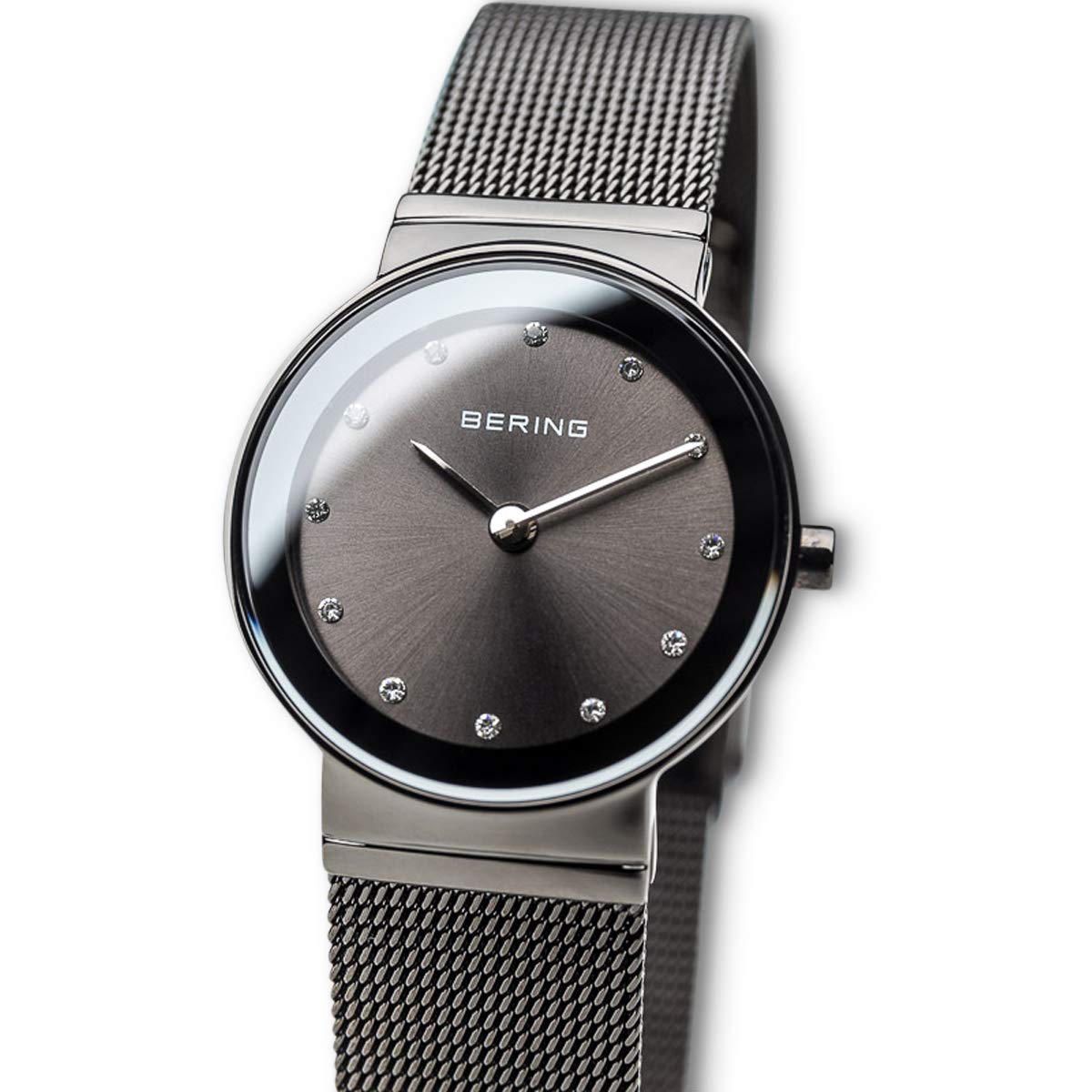 BERING Damen Quarz Uhr | Armbanduhr 26 mm graues Edelstahlgehäuse und schwarzes Zifferblatt | Milanaisearmband | Saphierglas | 5 ATM… – Ansicht 2