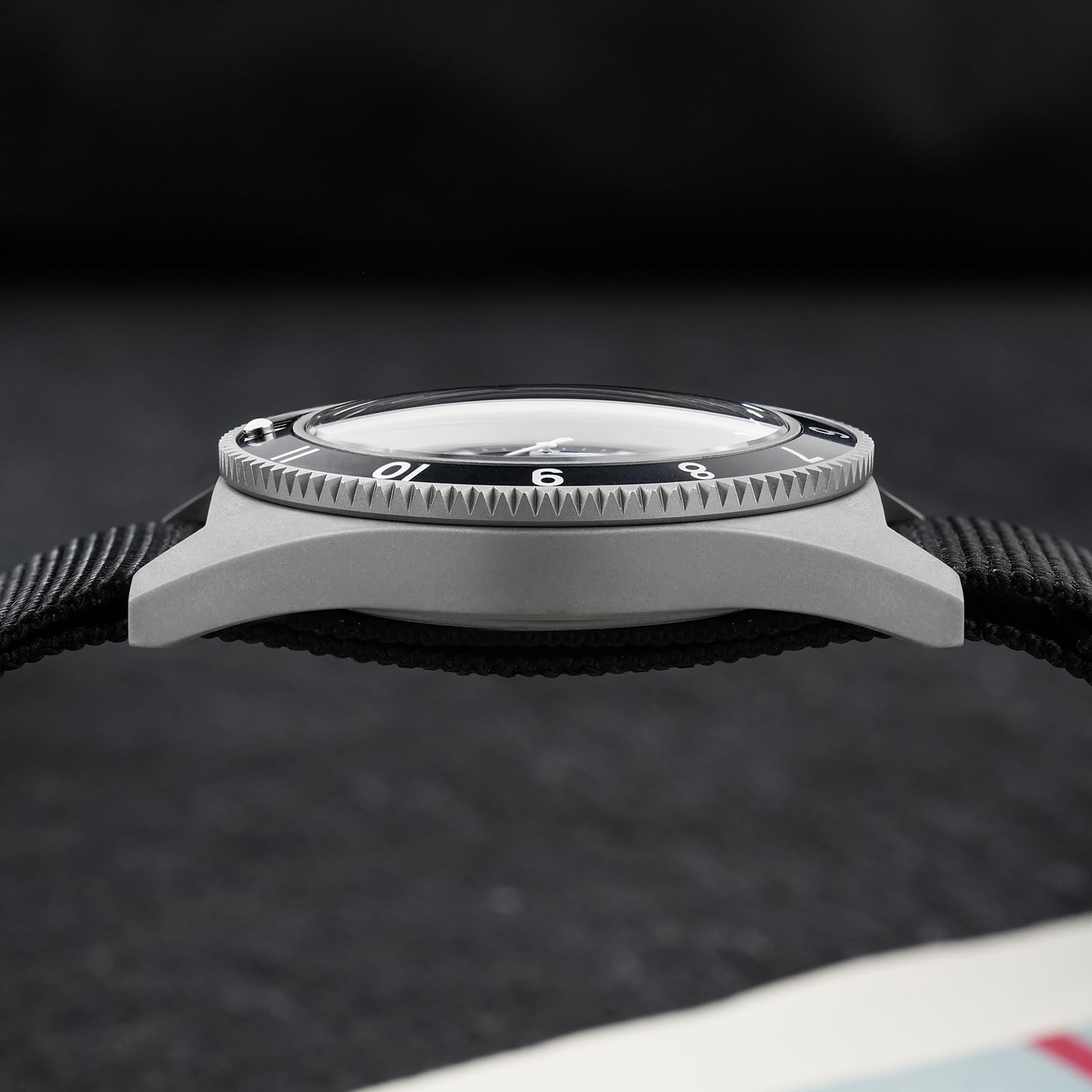 watchdives Militär Quarzuhren WD1972, Herrenuhr 40.9 mm Saphirglas Luxus Armbanduhr 20 Bar Taucheruhren für Männer