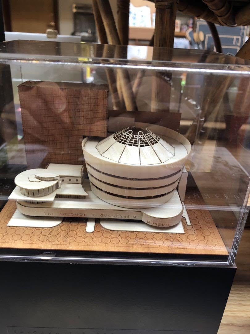 Amazon.co.jp: グッゲンハイム美術館 モデルキット レア : おもちゃ 
