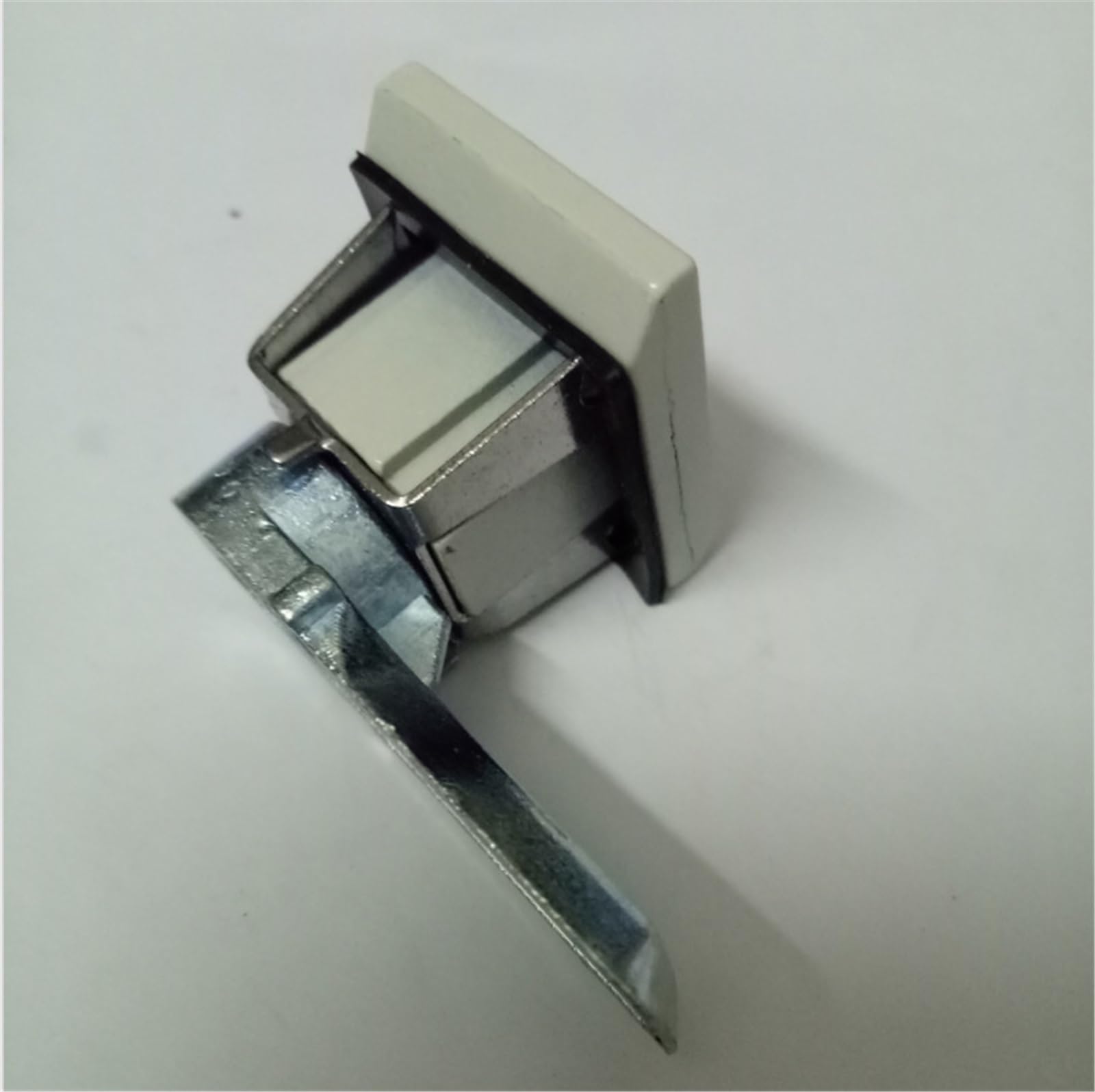 Serrure de porte d'armoire de distribution MS813 pour boîtier technique