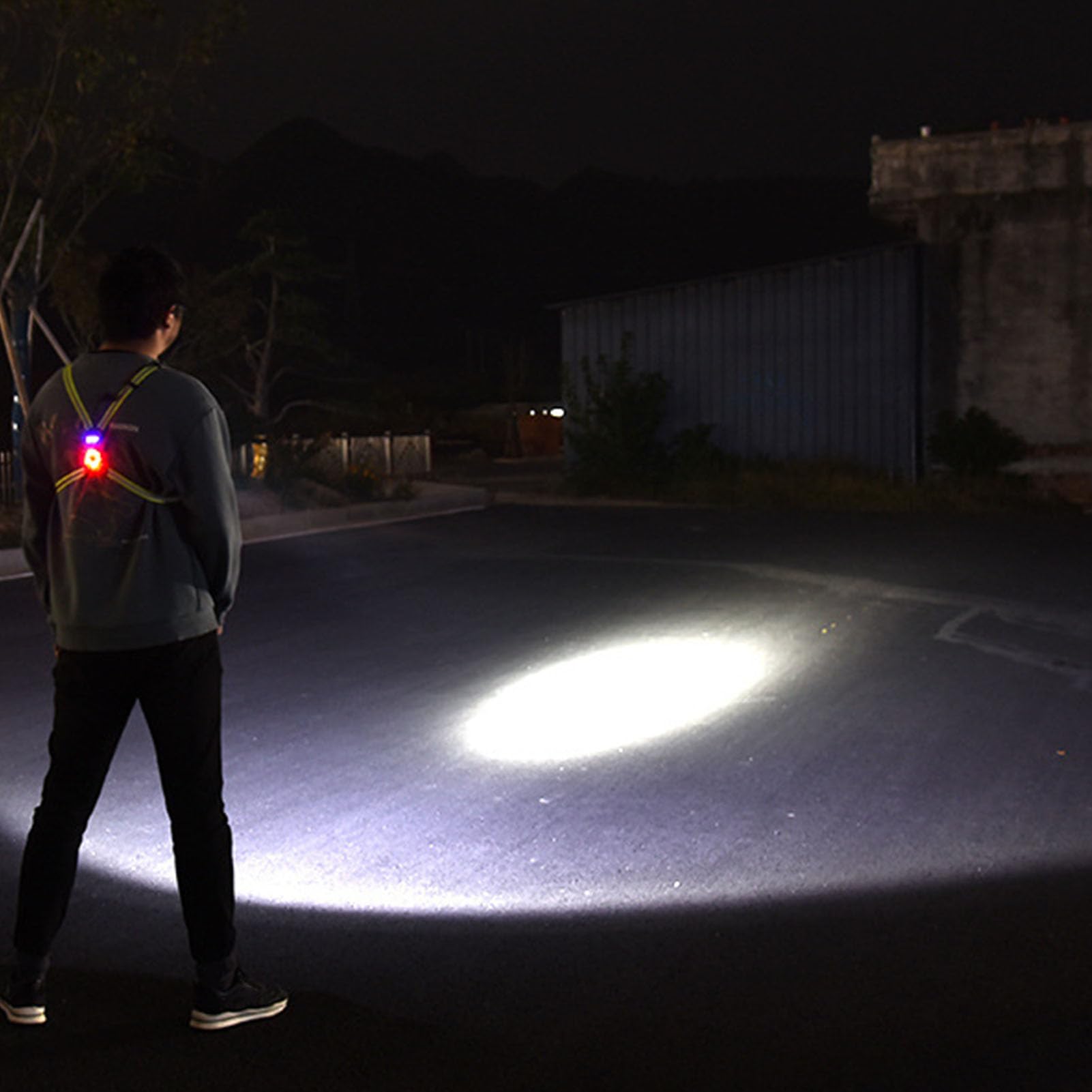 gernie USB-wiederaufladbare LED-Brustleuchte, IP55 Wasserdicht, 500 LED-Nachtlauflichter für den Außenbereich, Reflektierende Weste für Läufer und Jogger, Hundewanderer,