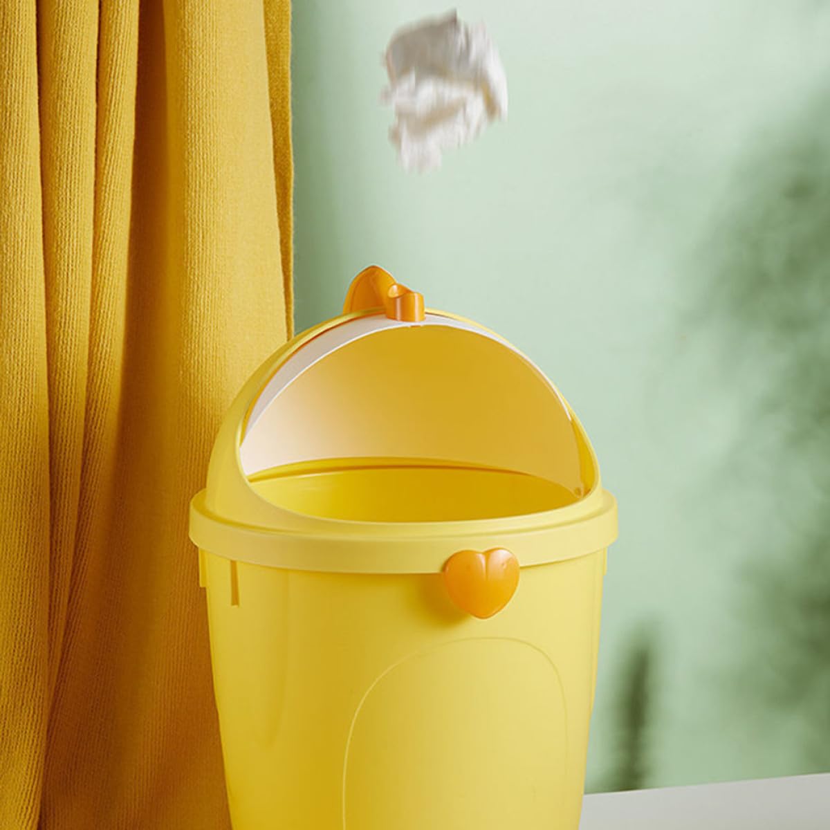 HOMSFOU Cestino Piccolo la Spazzatura con Coperchio, Contenitore per Carta e Rifiuti in Stile Pulcino, Secchio per Rifiuti da Ufficio e Camera, Decorazione Compatta per Cameretta