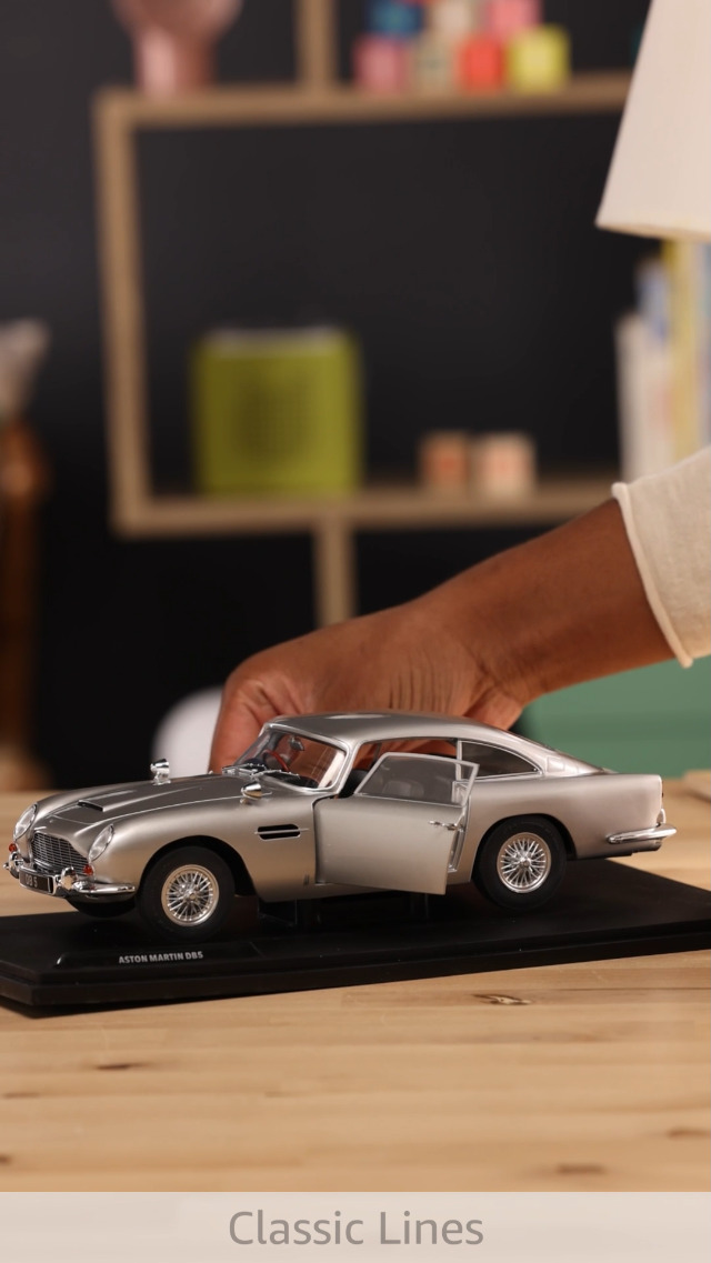 Miniature ASTON MARTIN DB5 1964 ARGENT "SILVER BIRCH" 1/18
