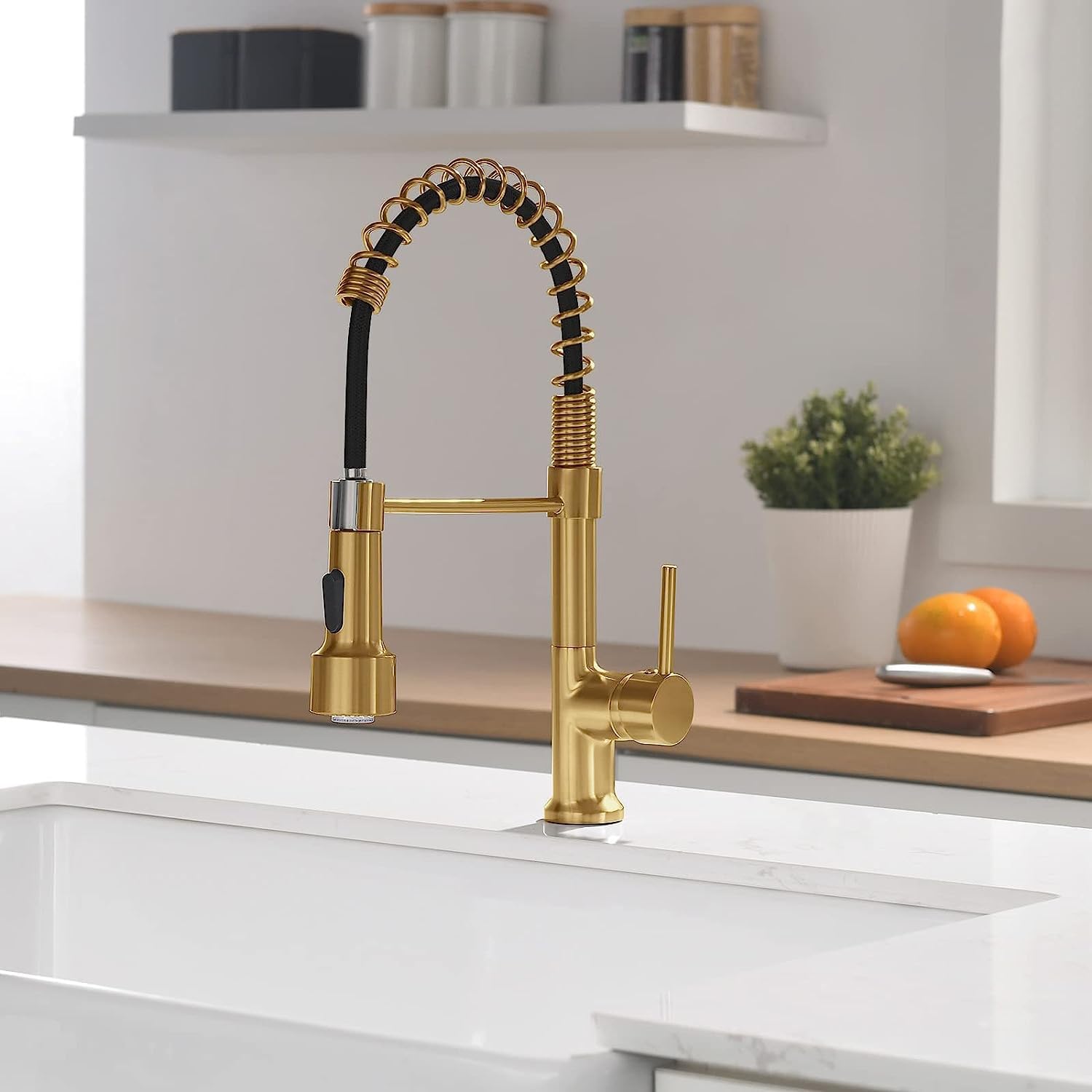 Robinet de cuisine LED avec douchette extractible pour simplifier le nettoyage de l'évier