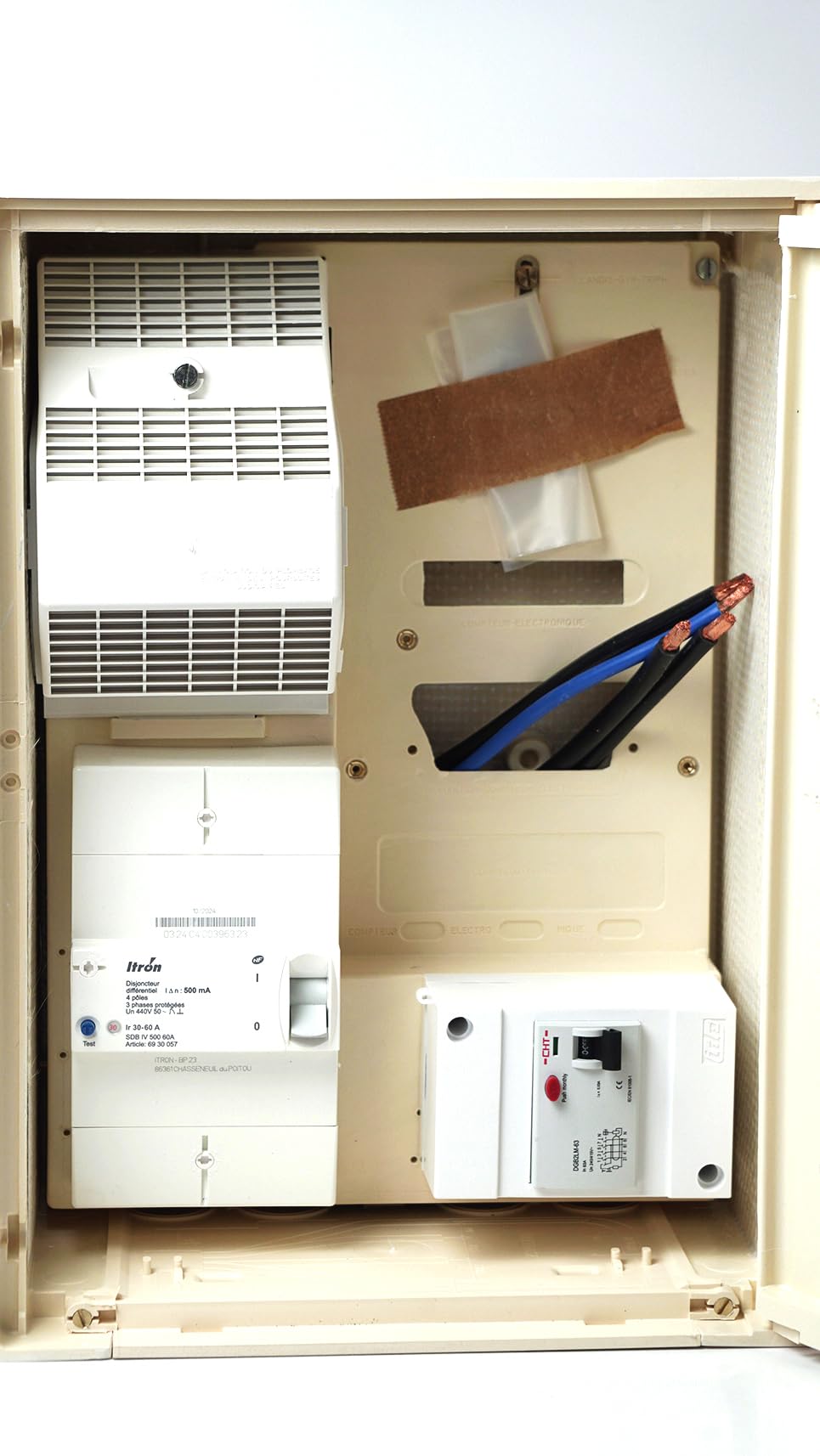Caja contador de obra trifásica 30/60A 18/36 KVA