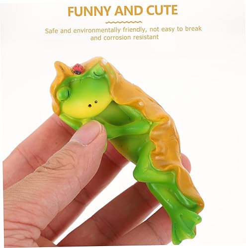 Vista 4 de Yardwe 2 pcs Sleeping Frog Ornament Cake Ornament Frogs Cake Decorating Frog Shelf Sitter Micro Garden Figurine Desk Frog Ornament froggarden Statue