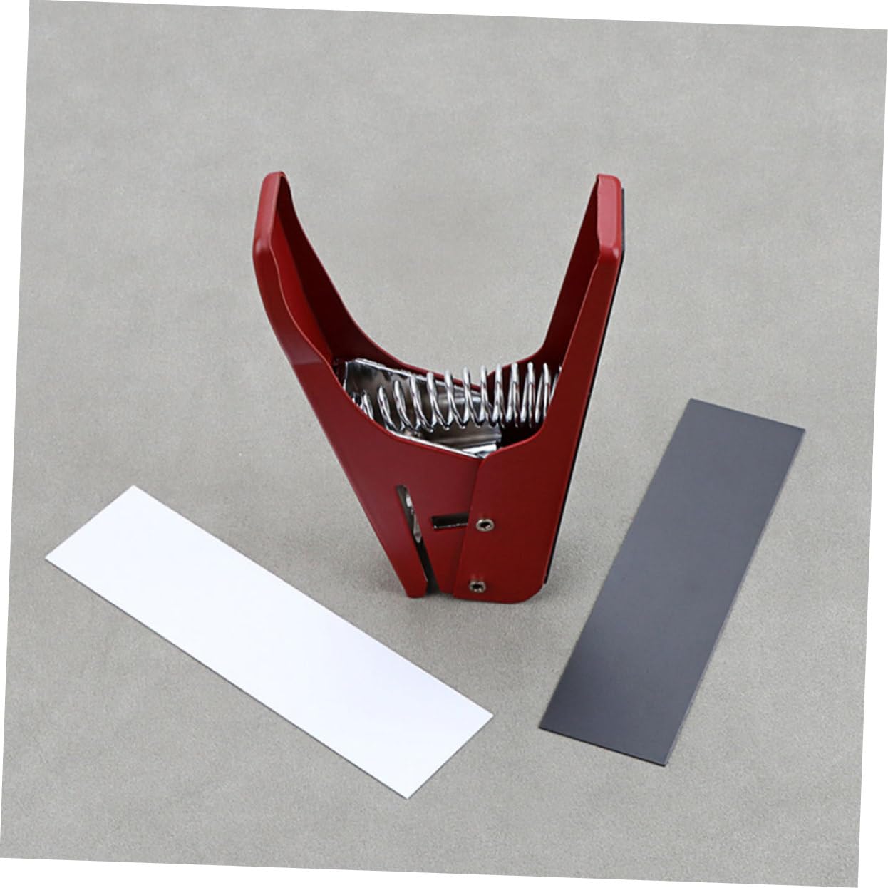 Strumento per Taglio Plettri Chitarra Personalizzati in Metallo Rosso per Creazione Plettri Personalizzati Fai da Te