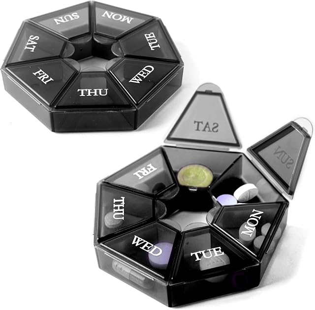 Deke Home - Petit organisateur hebdomadaire de pilules (2 Pack), distributeur de pilules rondes pour le voyage, Mini Organisateur de pilules, Porte-médicaments compacts, Trieurs de pilule 7 Jours, Conteneur de vitamine portable, BPA Gratuit (catégorie alimentaire)
