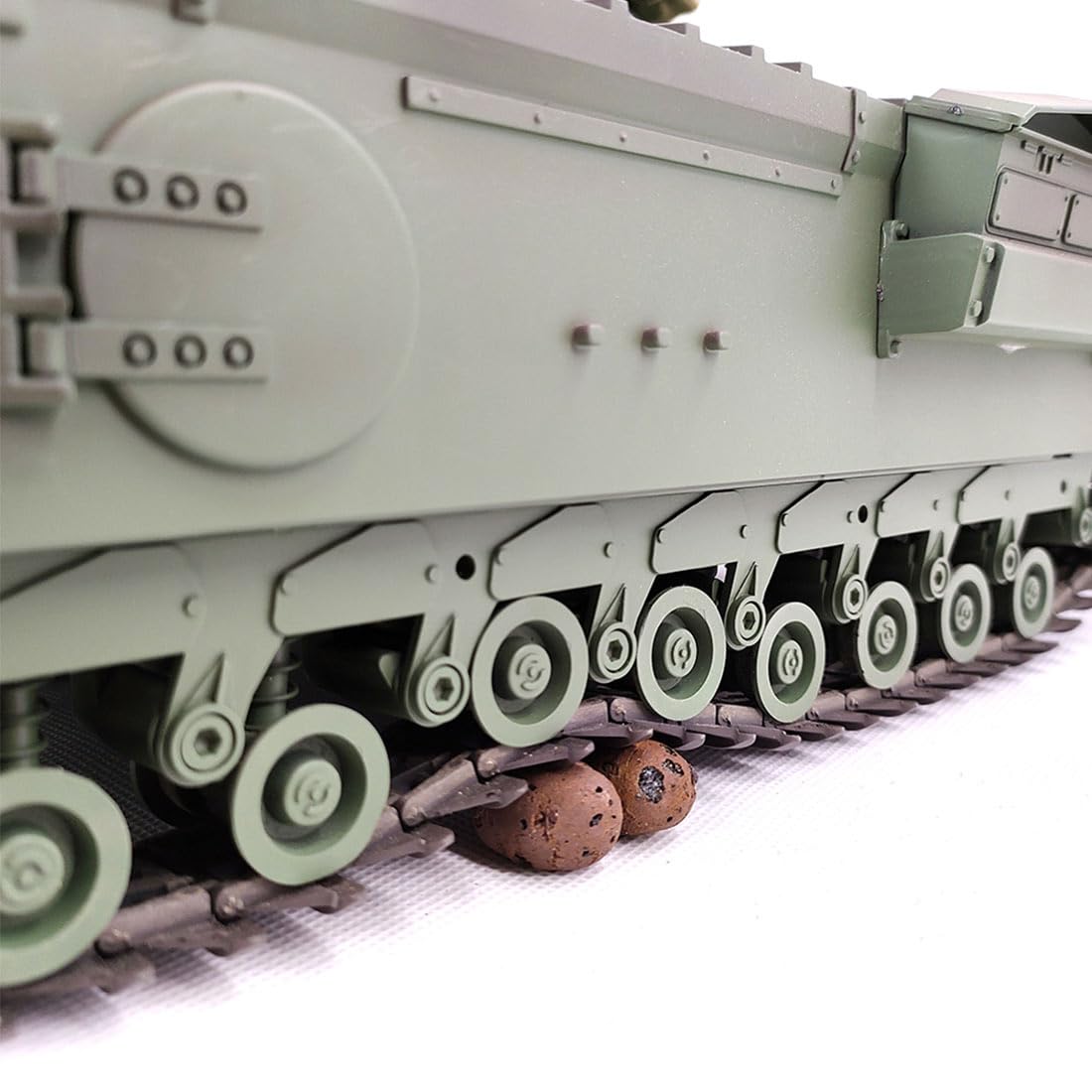 Zbiornik zdalnie sterowany, skala 1:16, brytyjski czołg Churchill RC - system bitwy na podczerwień, efekty dymne i dźwiękowe, obrót wieży 350°, wojskowy zielony model wojskowy dla