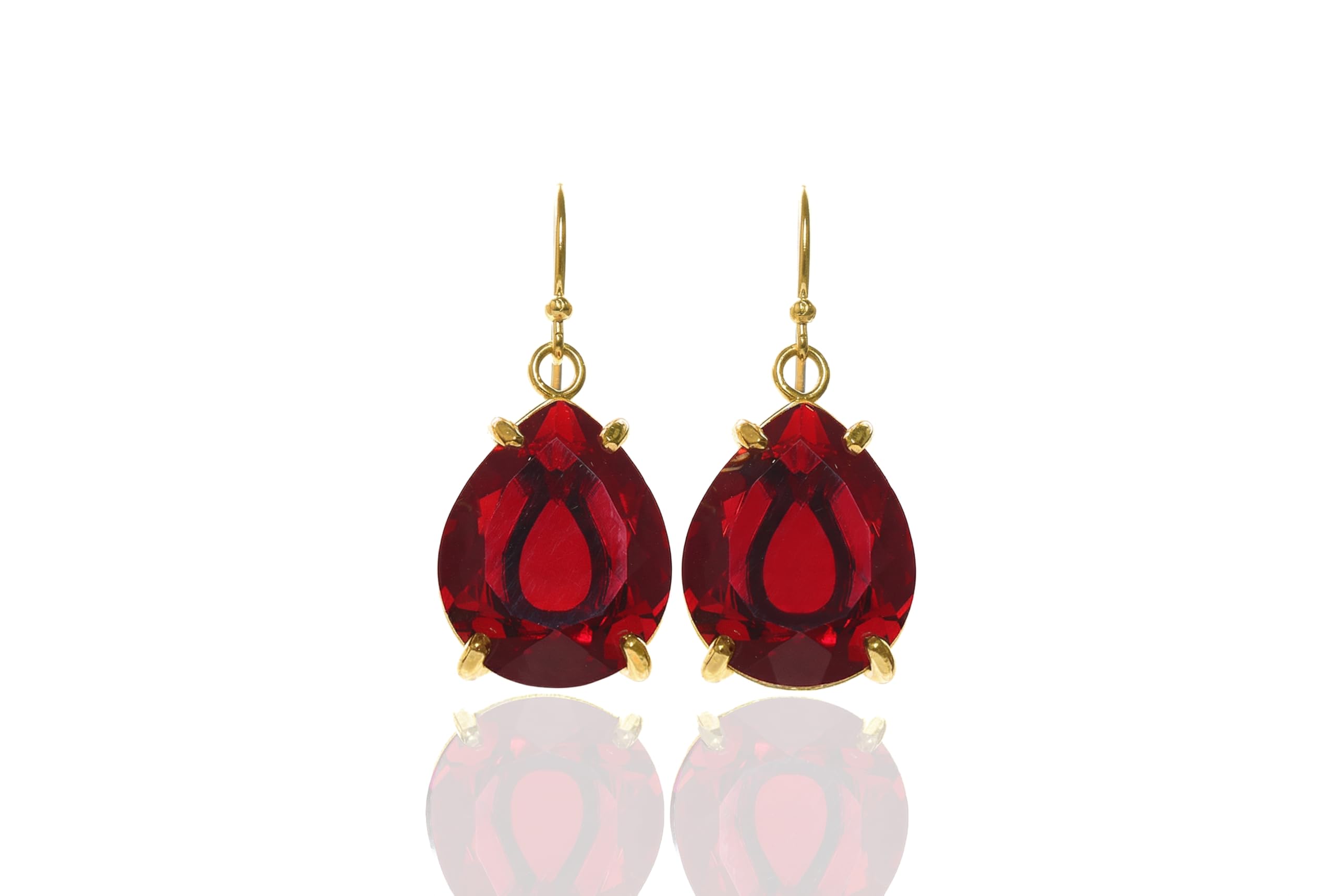 Boucles d'oreilles rouges en grenat poire de qualité supérieure